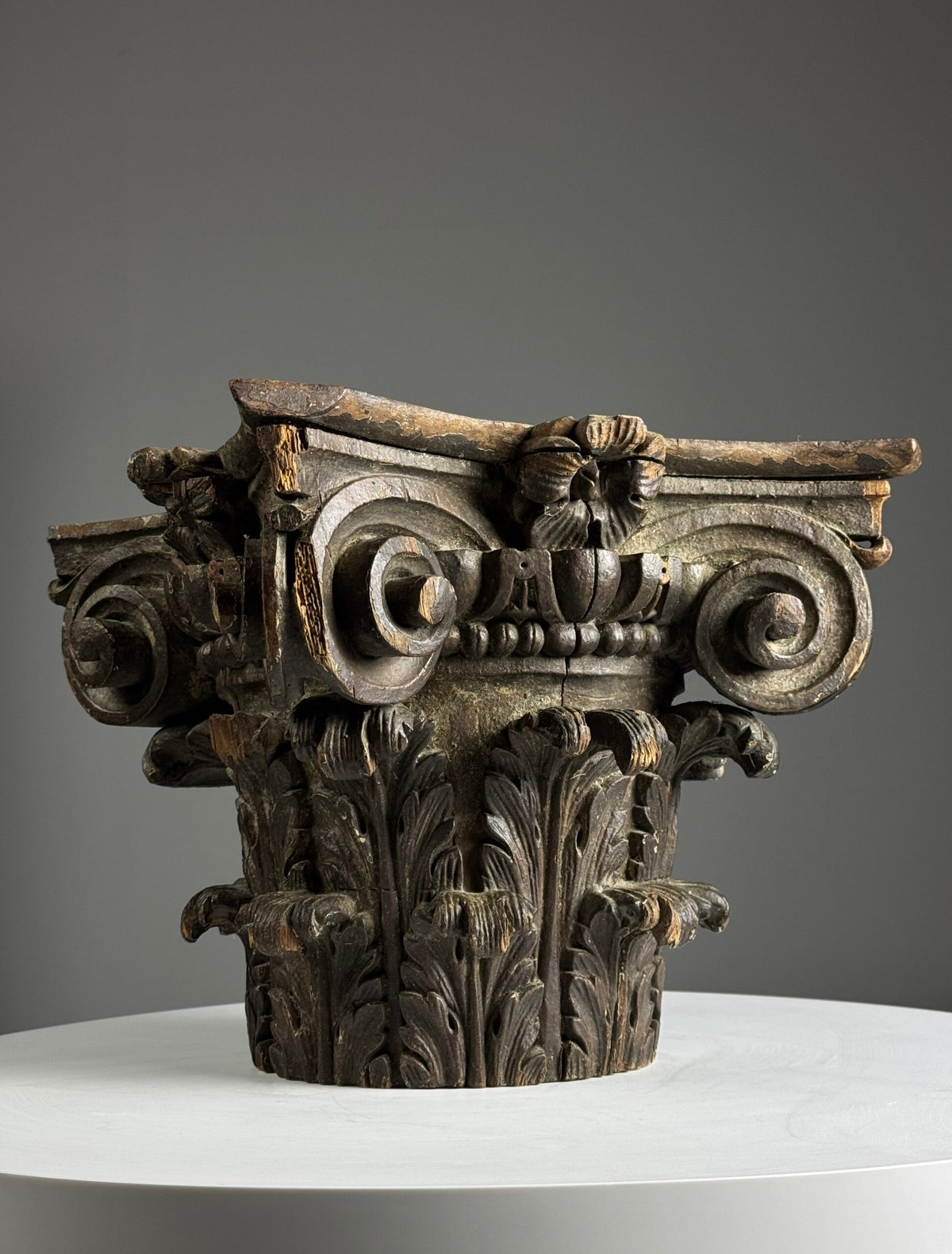 Hand Carved Oak Capital, France, 18th Century, photo 3