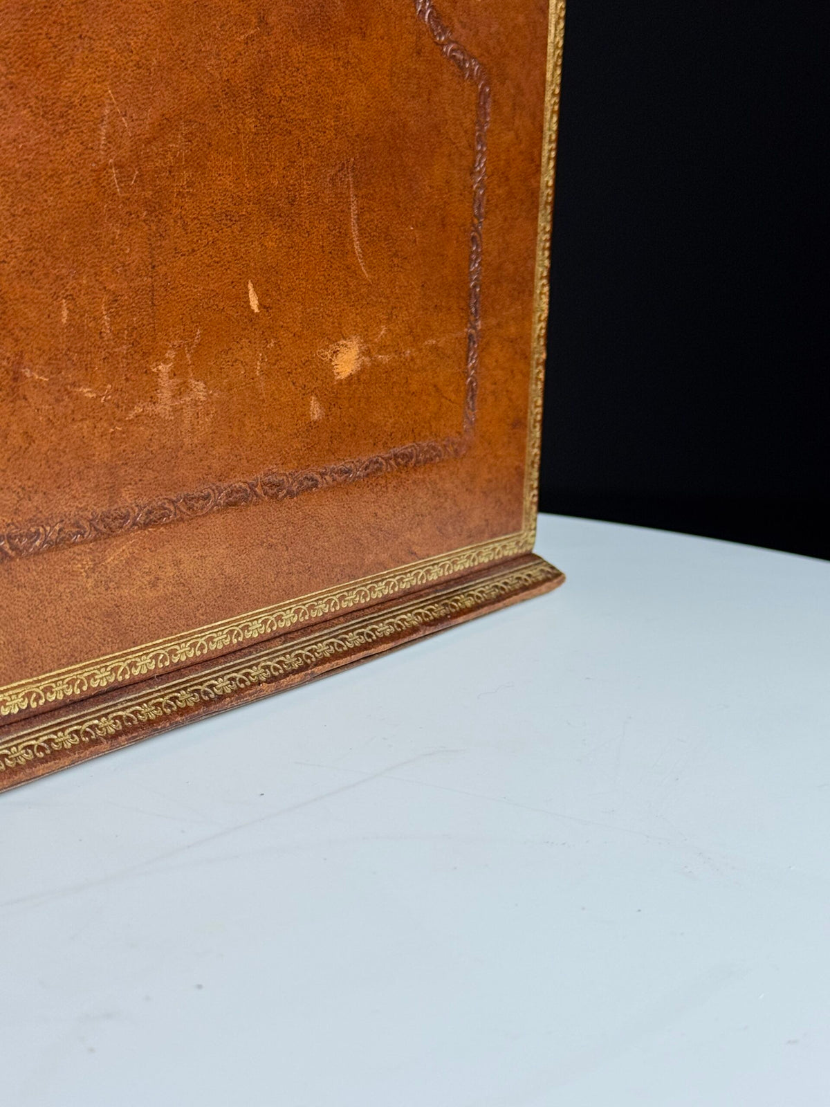 French Leather Desk Organiser with Gilt Decoration, 20th Century, photo 3