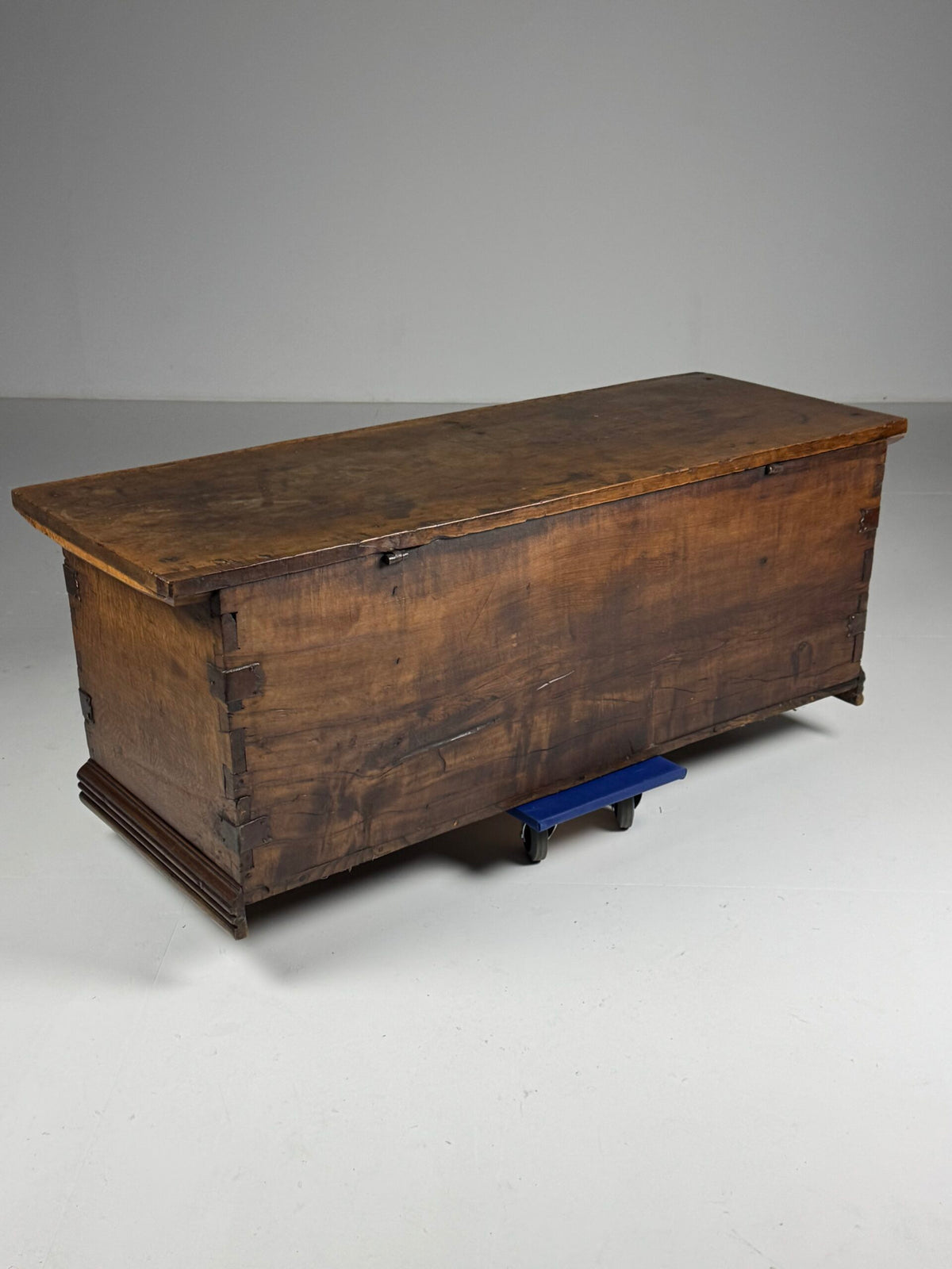 Large Spanish Walnut Chest, 18th Century, photo 4