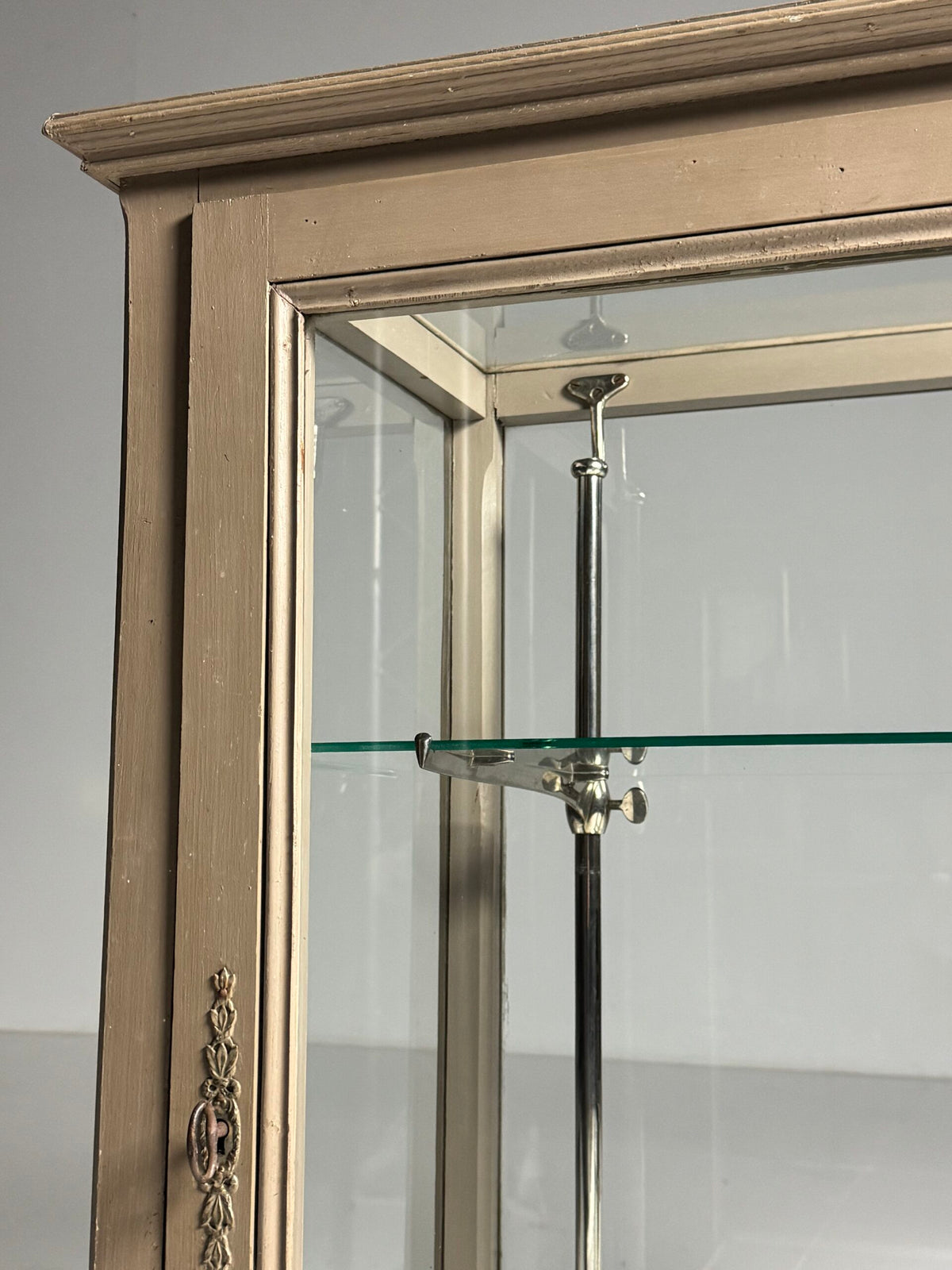 French Grey Painted Pine Display Cabinet, Early 20th Century, photo 11