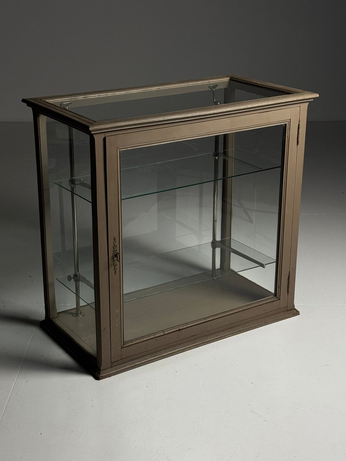 French Grey Painted Pine Display Cabinet, Early 20th Century, photo 10