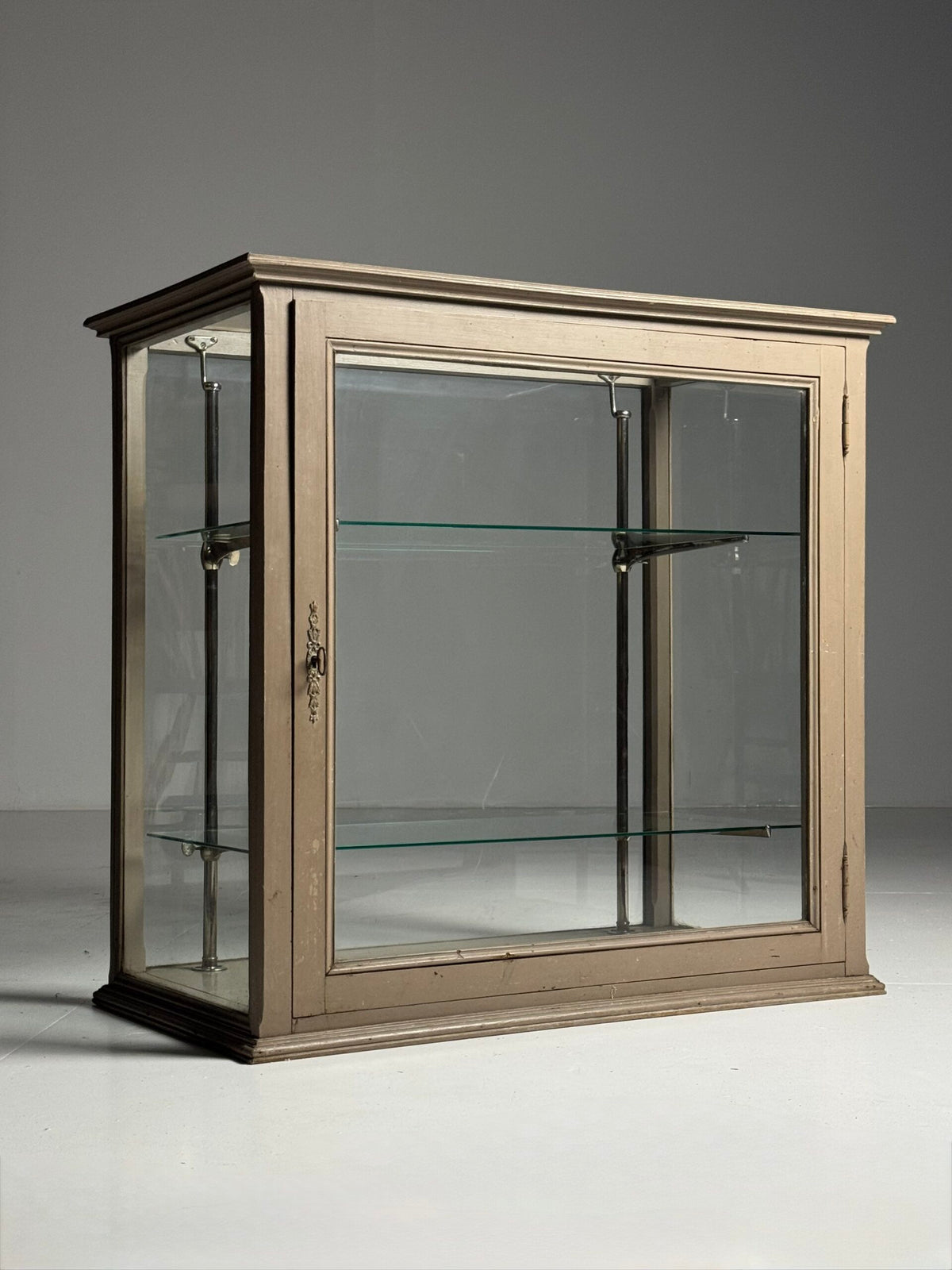 French Grey Painted Pine Display Cabinet, Early 20th Century, photo 9