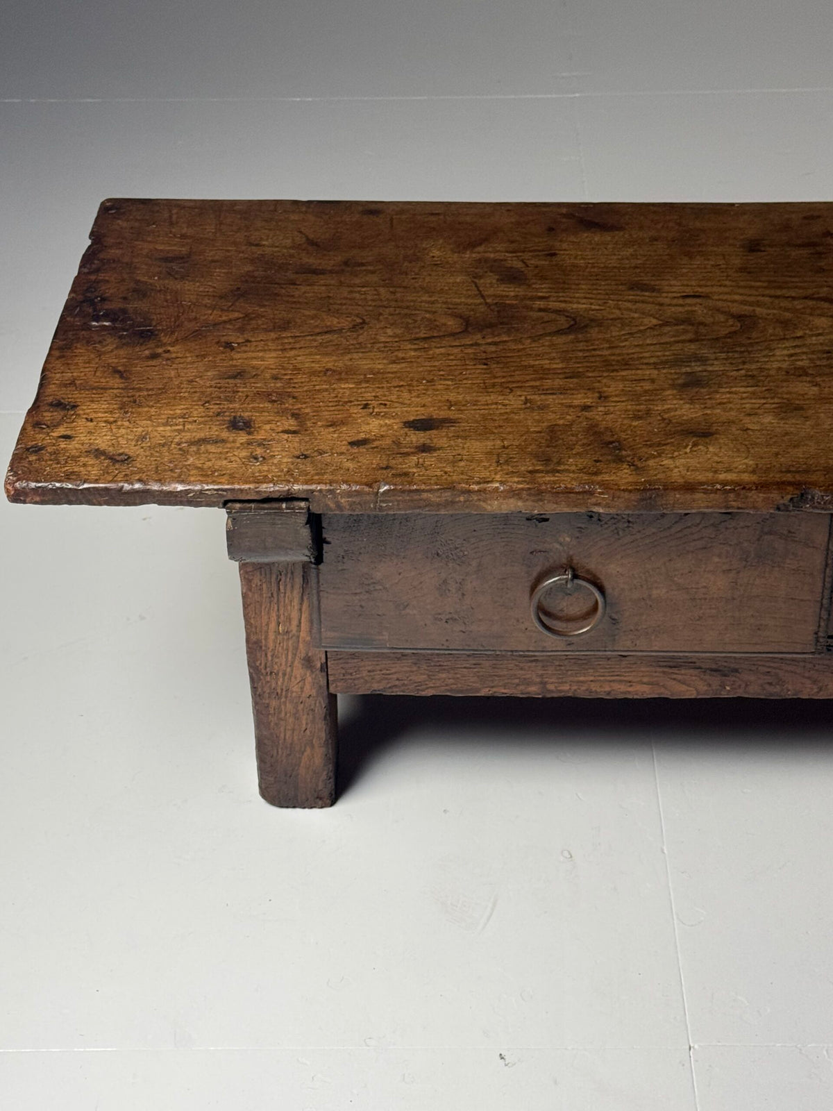 Very Long Spanish Walnut Coffee Table, 18th Century, 216 cm, photo 3