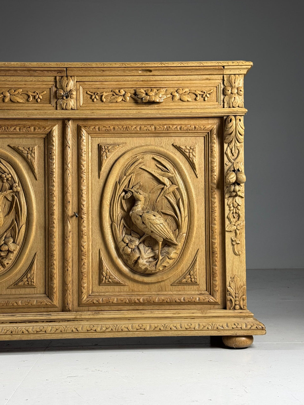 Belgian Carved Oak Buffet from Liege, 19th Century, photo 4