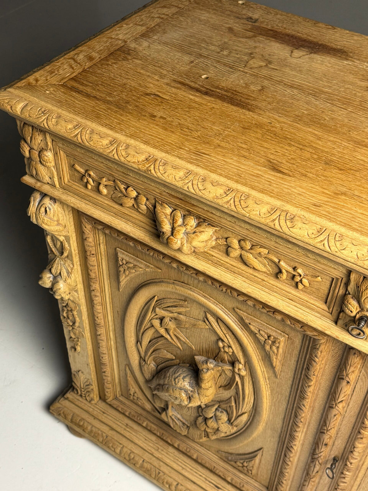 Belgian Carved Oak Buffet from Liege, 19th Century, photo 14