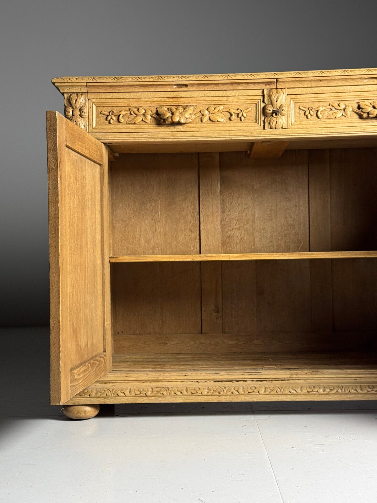 Belgian Carved Oak Buffet from Liege, 19th Century, photo 18