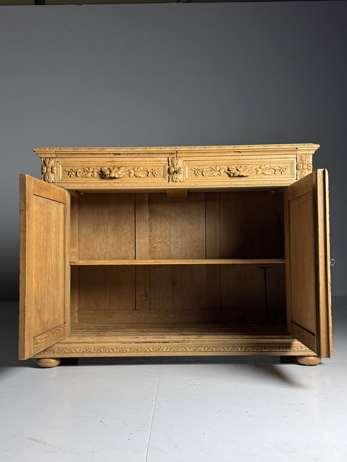 Belgian Carved Oak Buffet from Liege, 19th Century, photo 19