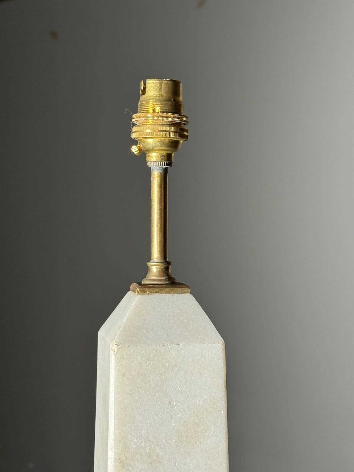 Neoclassical Marble Obelisk Table Lamp with Brass Base, 1970s, photo 8