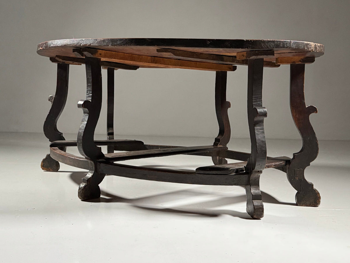 North Italian Walnut Center Table, Mid 17th Century, photo 13