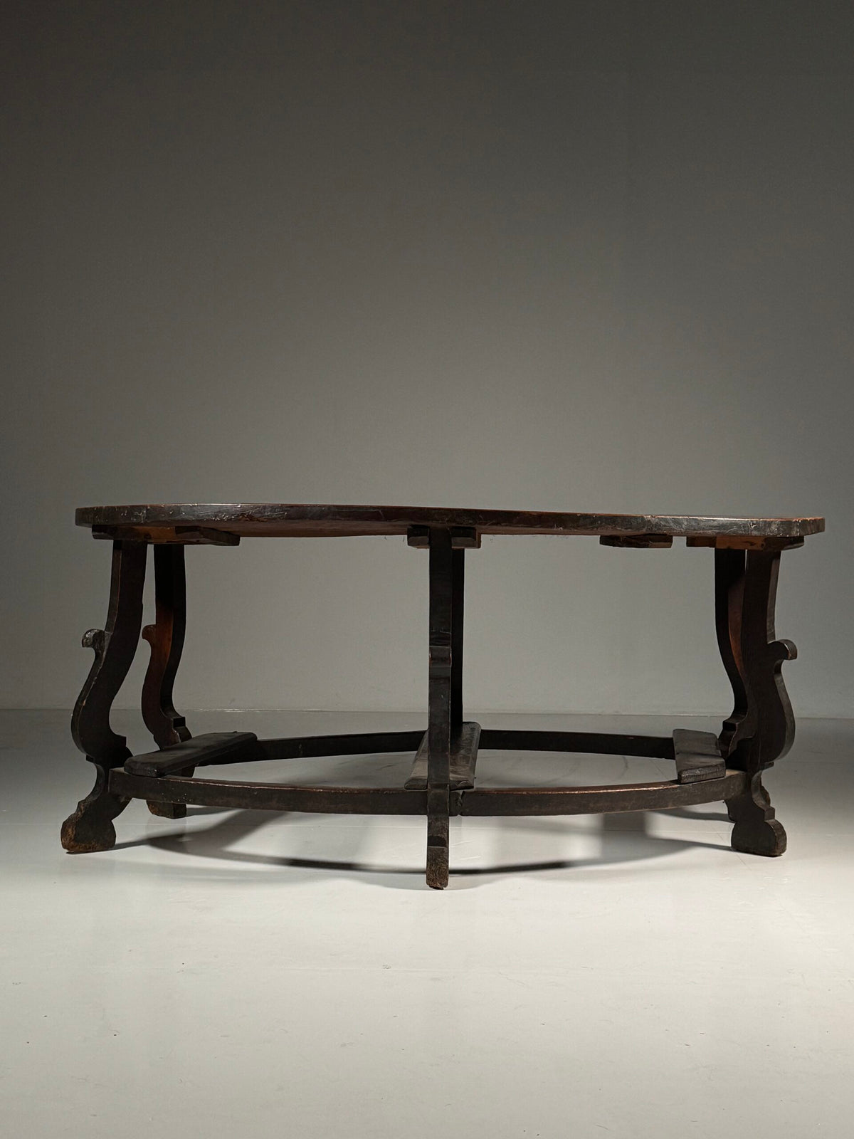North Italian Walnut Center Table, Mid 17th Century, photo 2
