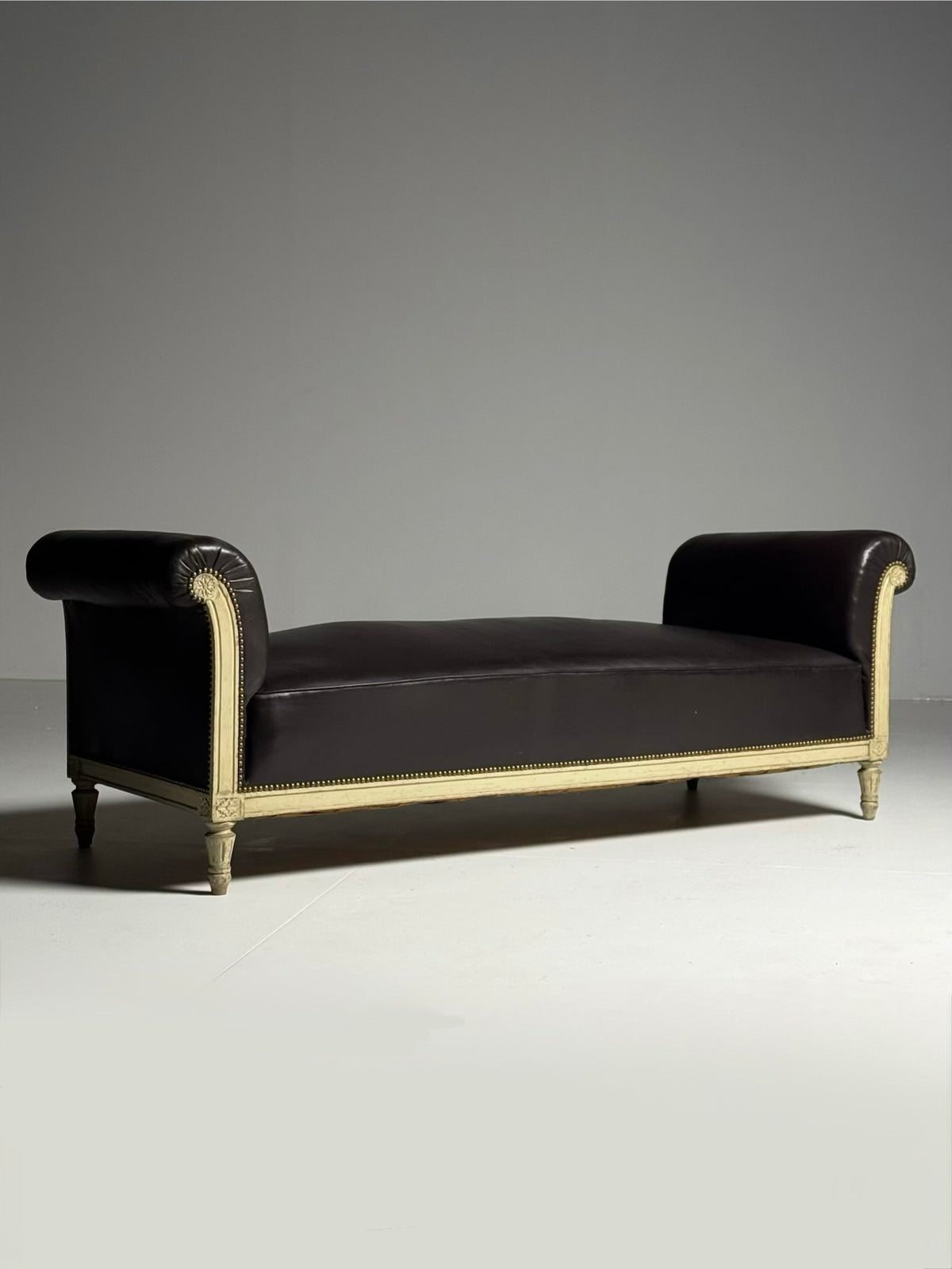 French Chaise Longue with Oak Frame and Brown Leather, photo 1