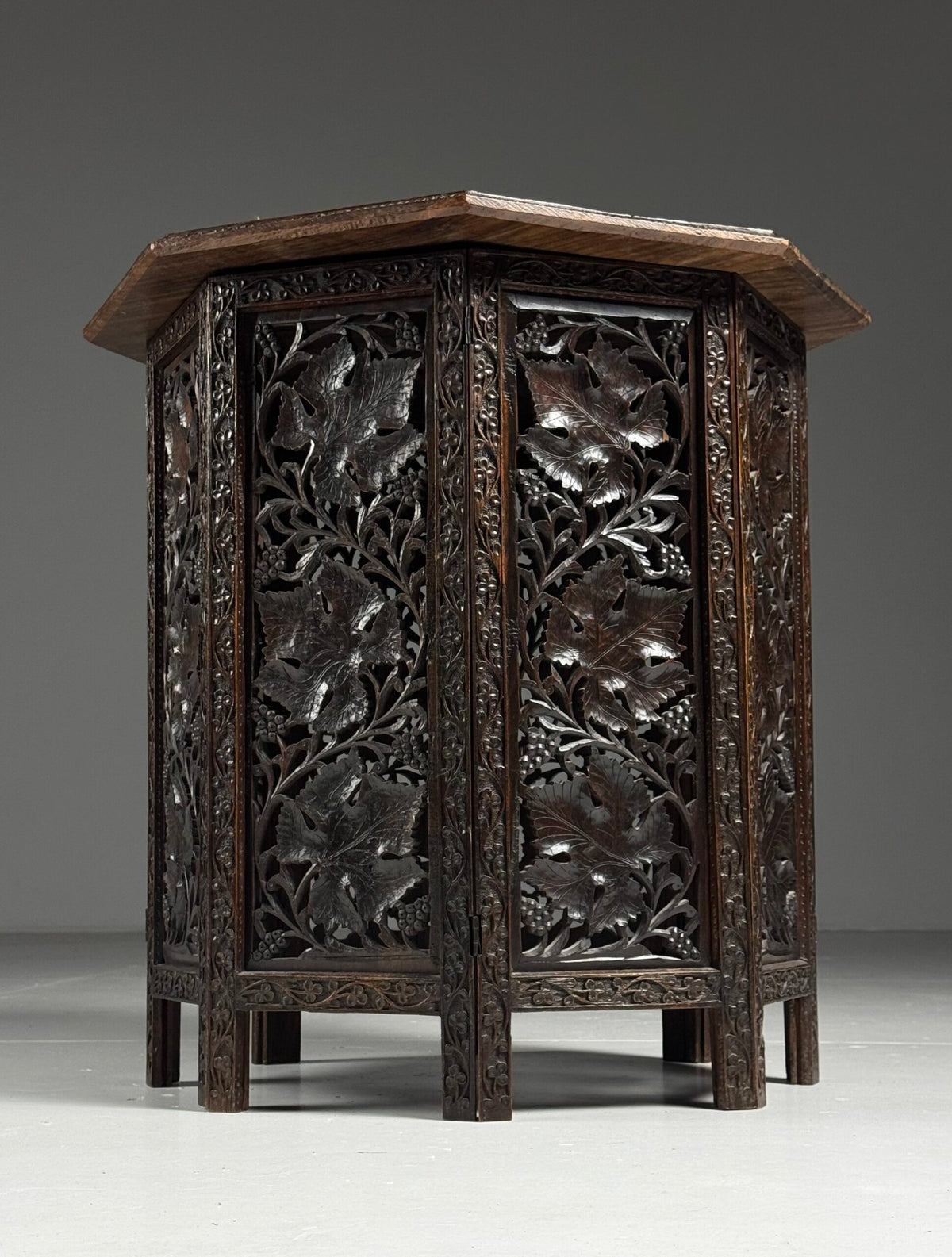 Anglo Indian Hand Carved Folding Side Table, 19th Century, photo 1