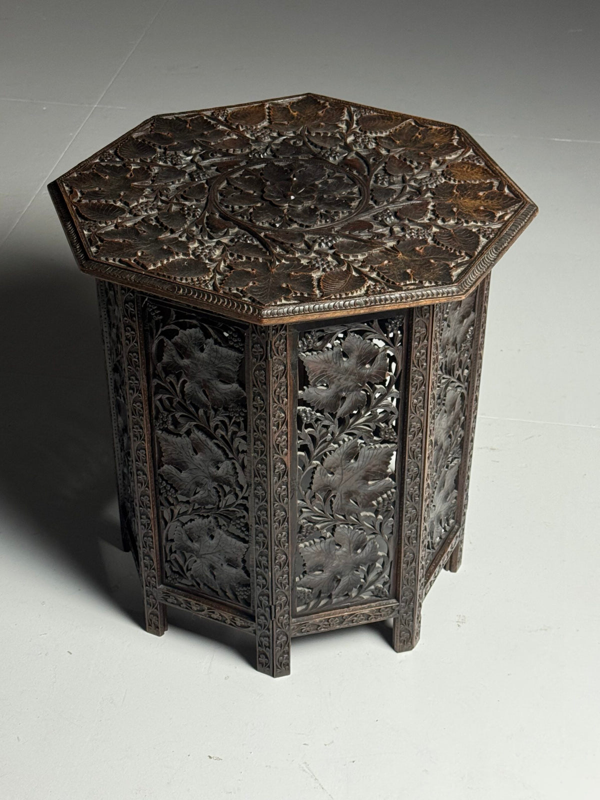 Anglo Indian Hand Carved Folding Side Table, 19th Century, photo 13