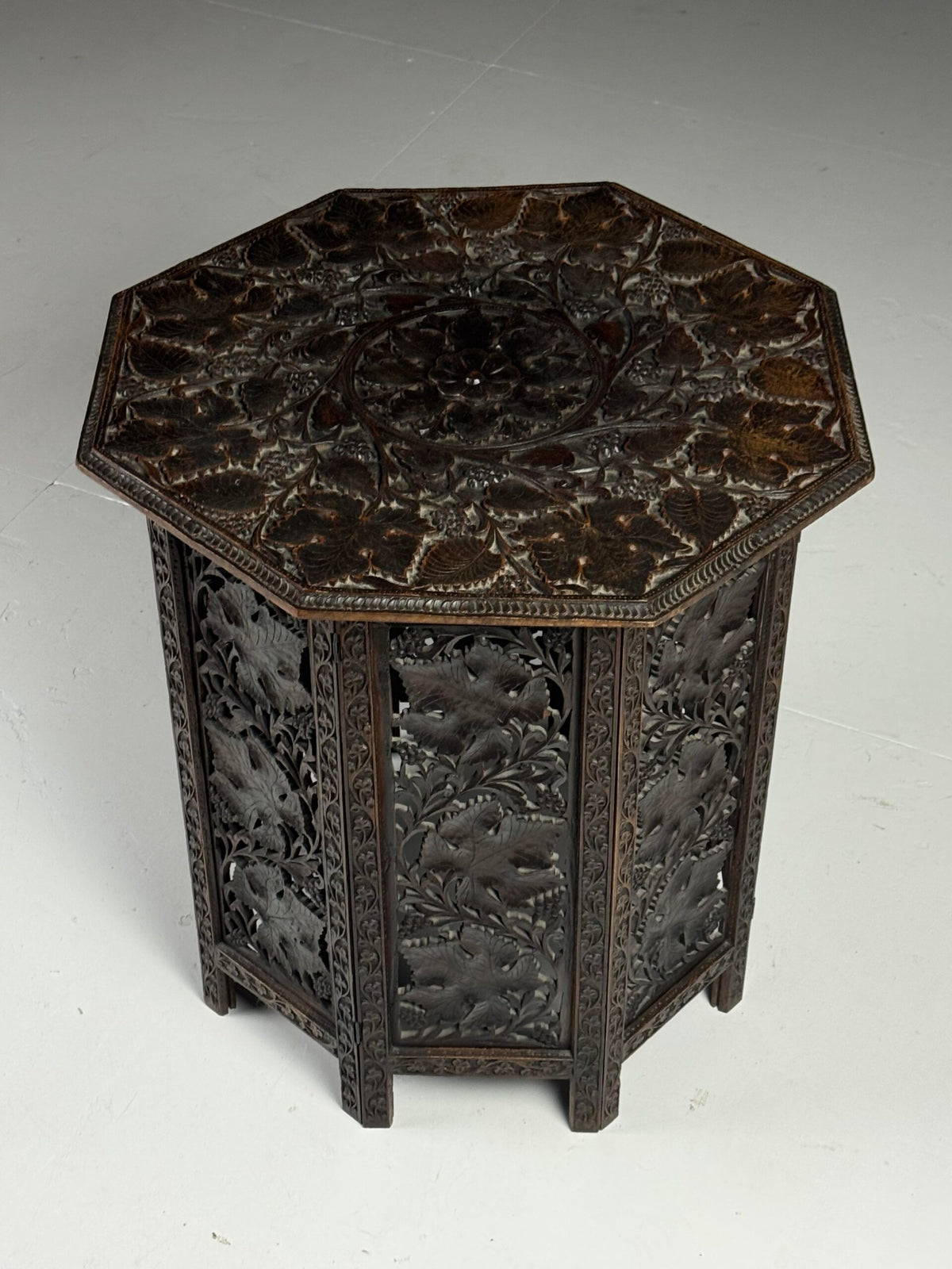 Anglo Indian Hand Carved Folding Side Table, 19th Century, photo 11