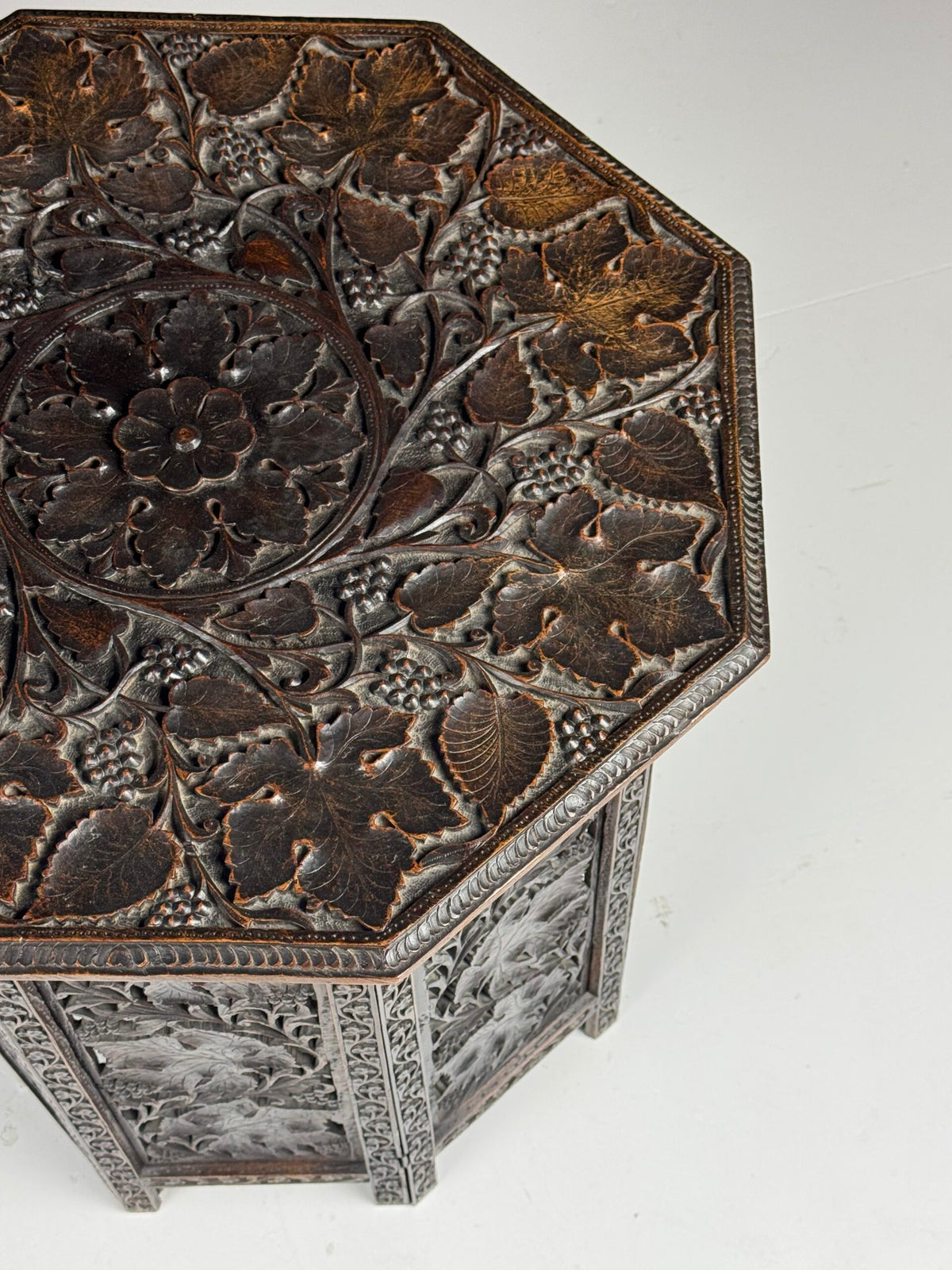 Anglo Indian Hand Carved Folding Side Table, 19th Century, photo 5