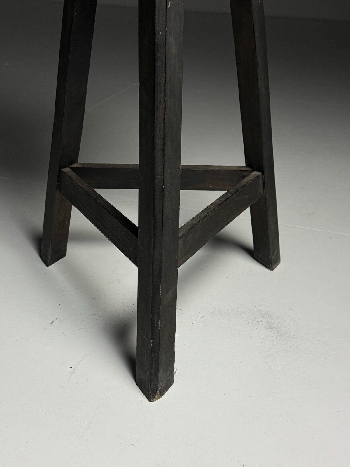 Vintage Ebonised Oak Sculpture Stand, Paris, Mid 20th Century, photo 11
