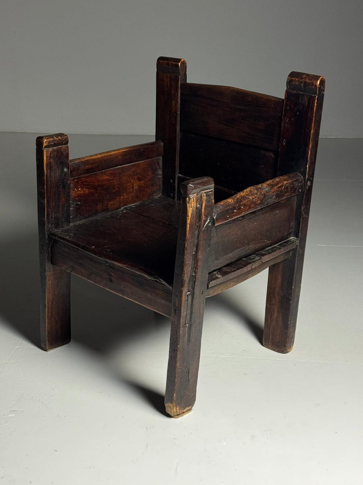 Large Spanish Walnut Chair, 18th Century, photo 2