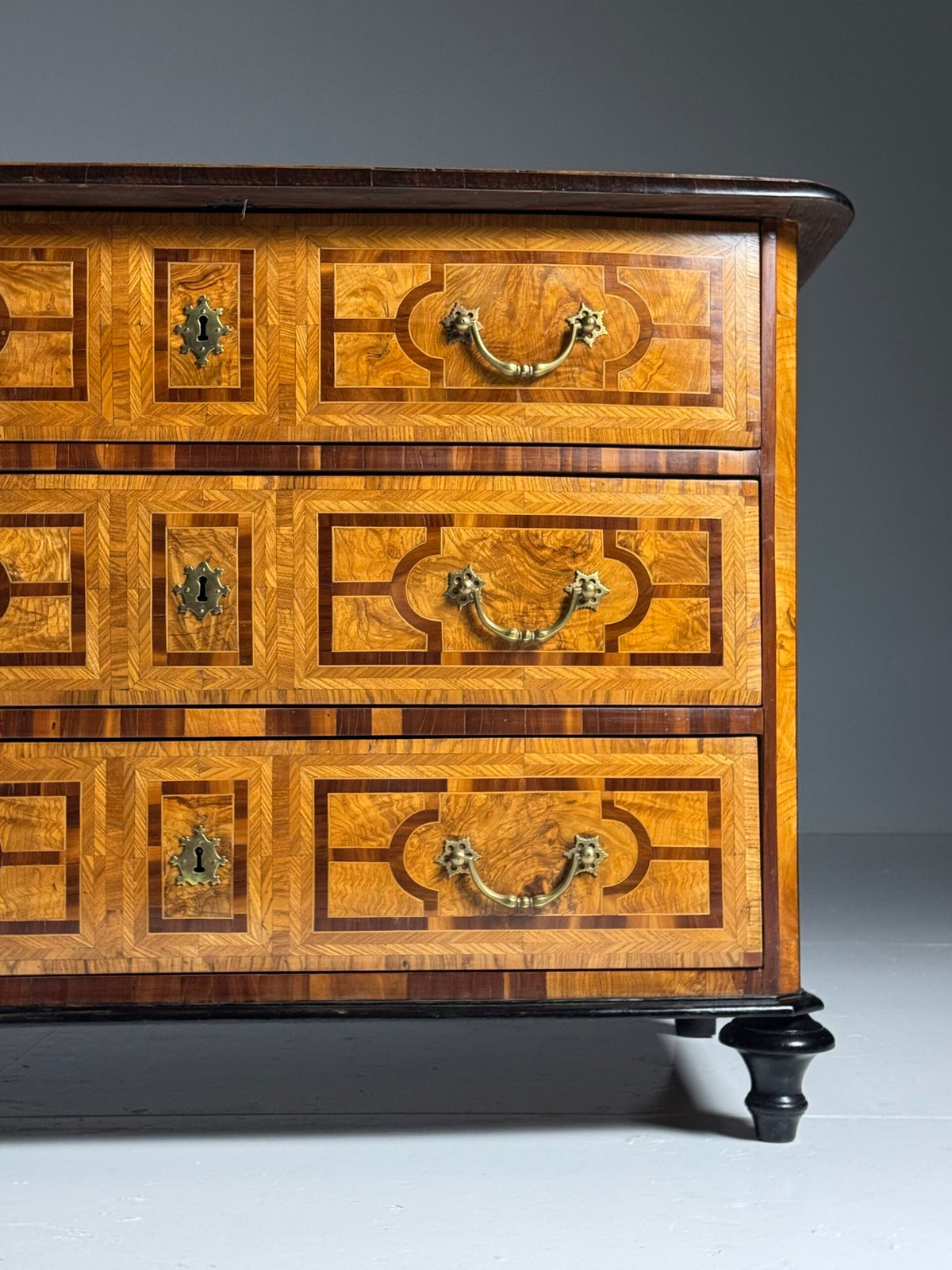 French Marquetry Chest of Drawers, Dauphine, 18th Century, photo 41