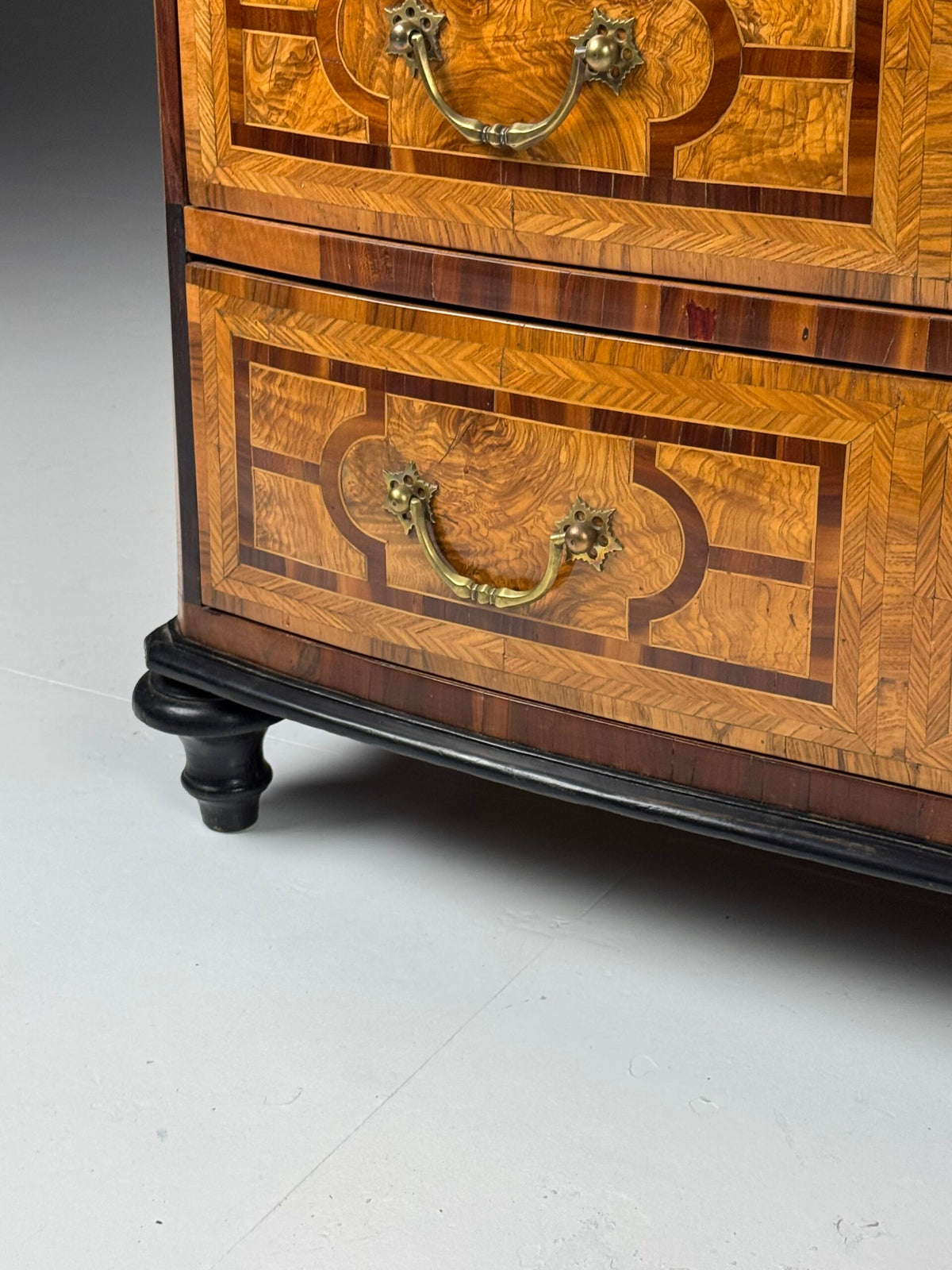 French Marquetry Chest of Drawers, Dauphine, 18th Century, photo 27