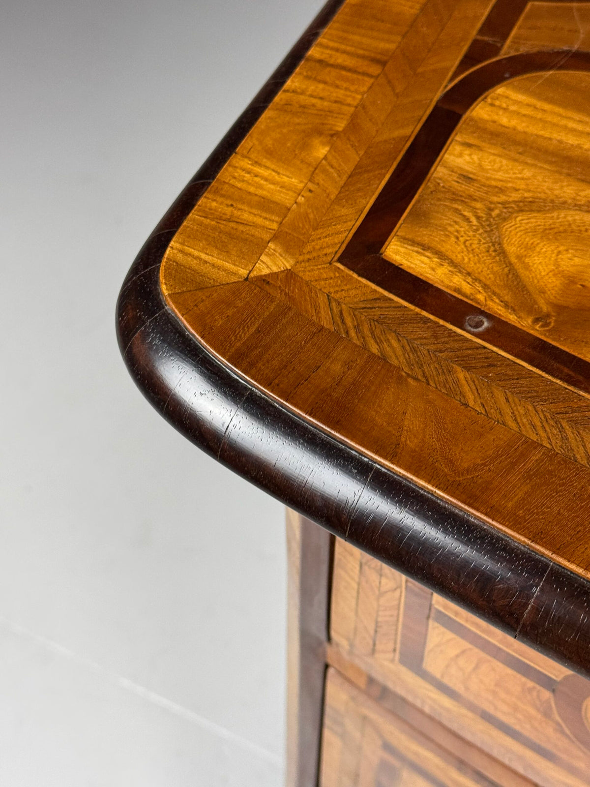 French Marquetry Chest of Drawers, Dauphine, 18th Century, photo 22