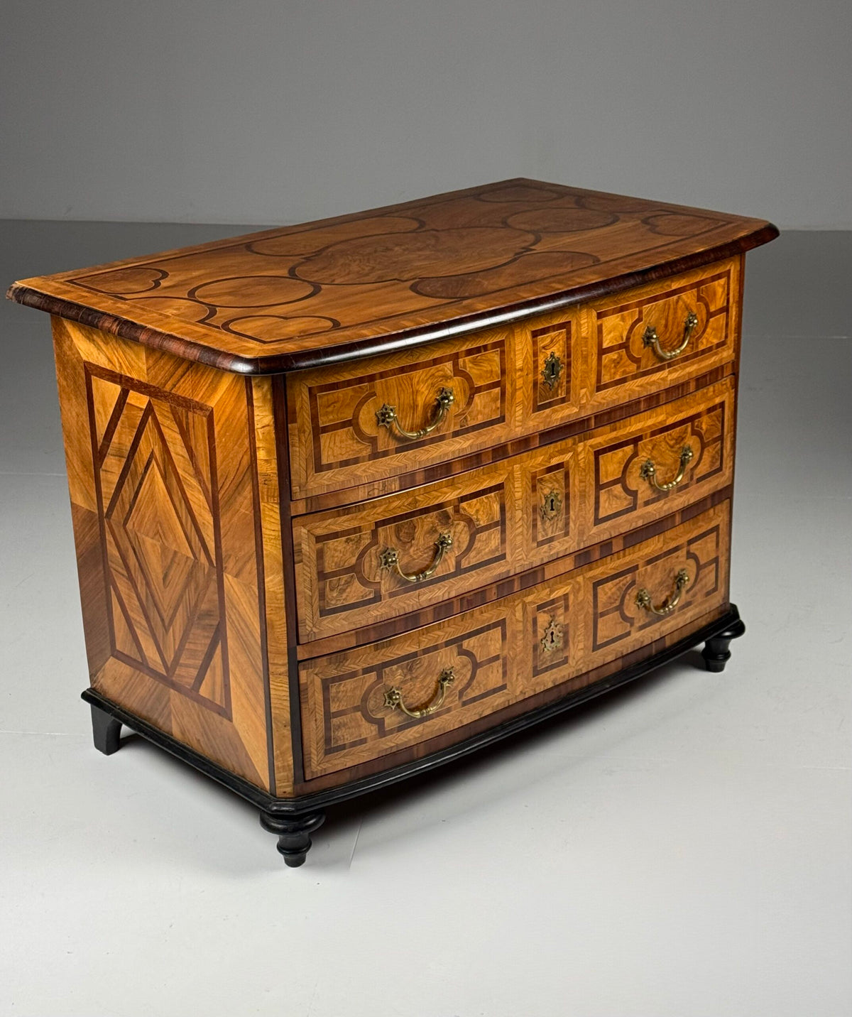 French Marquetry Chest of Drawers, Dauphine, 18th Century, photo 11