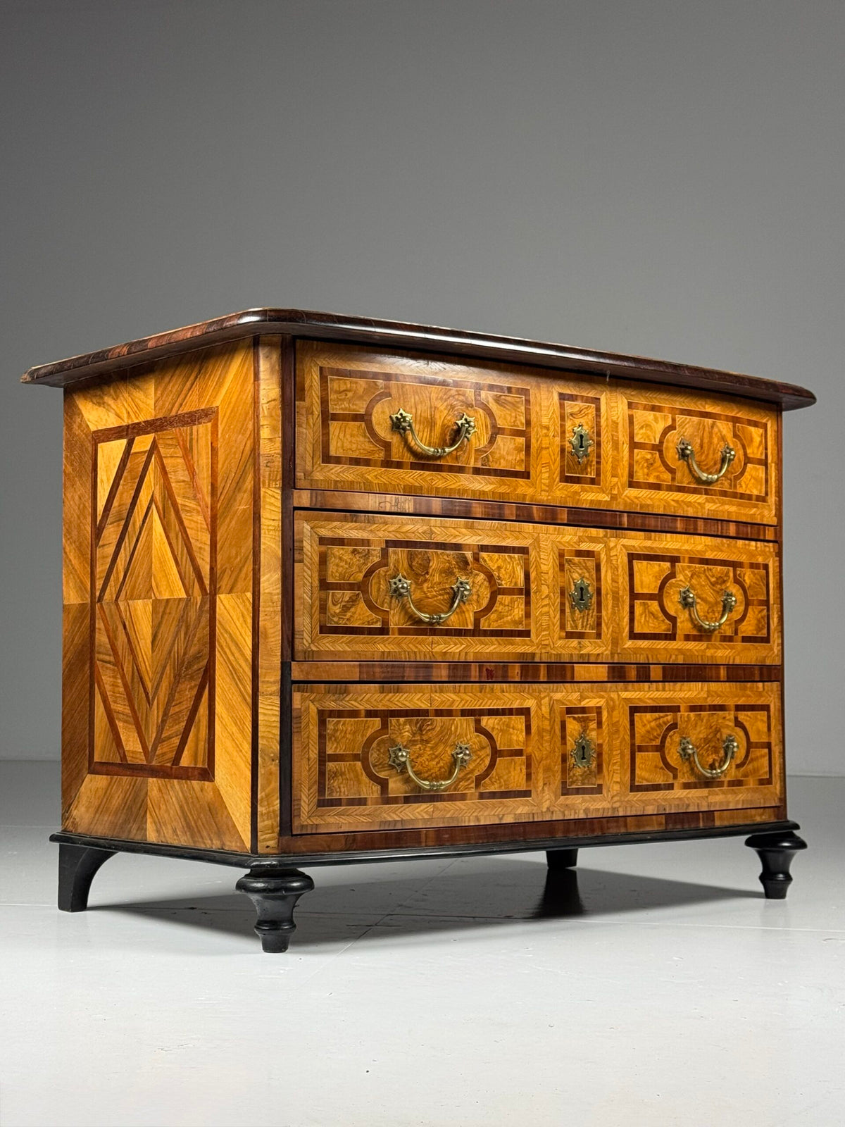 French Marquetry Chest of Drawers, Dauphine, 18th Century, photo 8