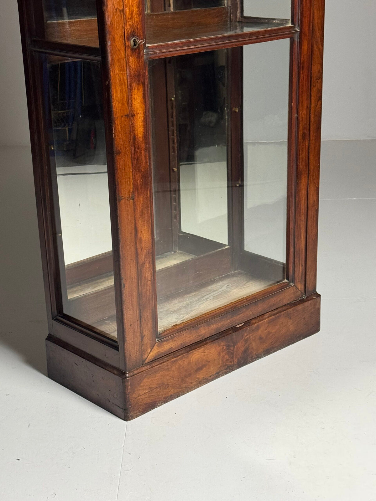 Pair of French Mahogany Veneer Display Cabinets, photo 21