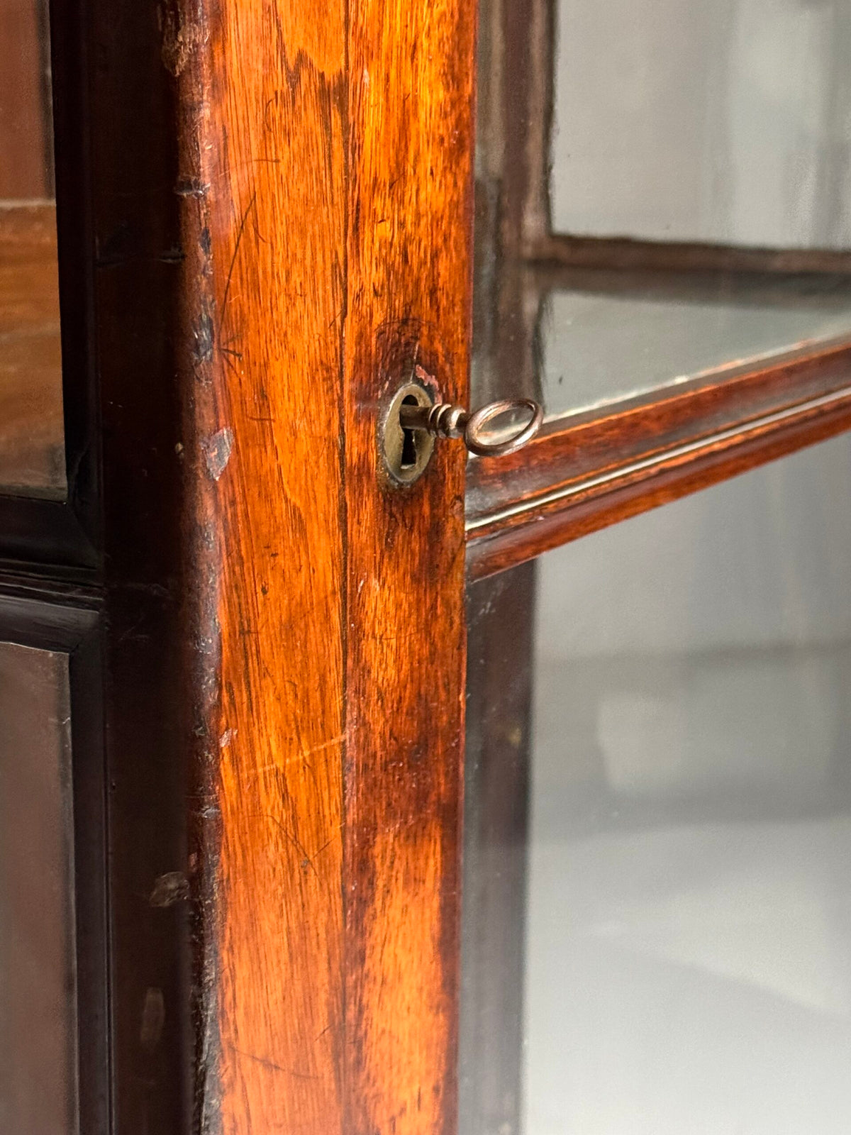 Pair of French Mahogany Veneer Display Cabinets, photo 15