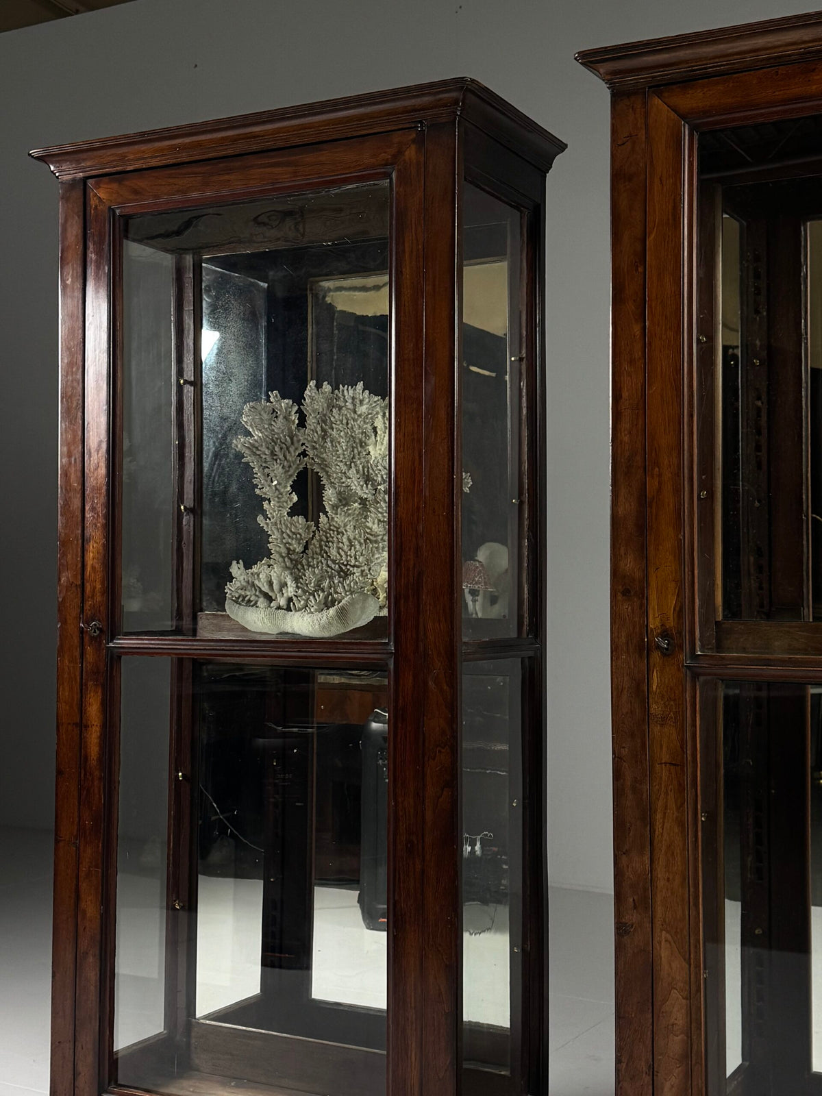 Pair of French Mahogany Veneer Display Cabinets, photo 10