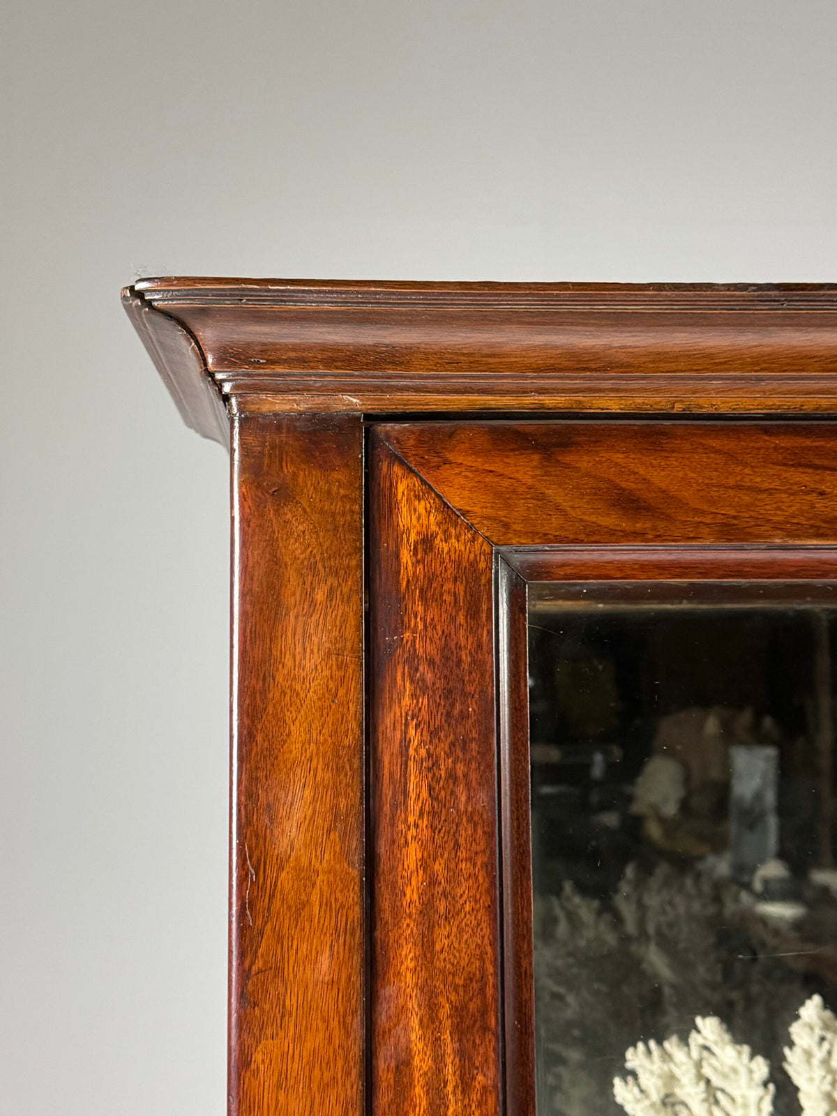 Pair of French Mahogany Veneer Display Cabinets, photo 7