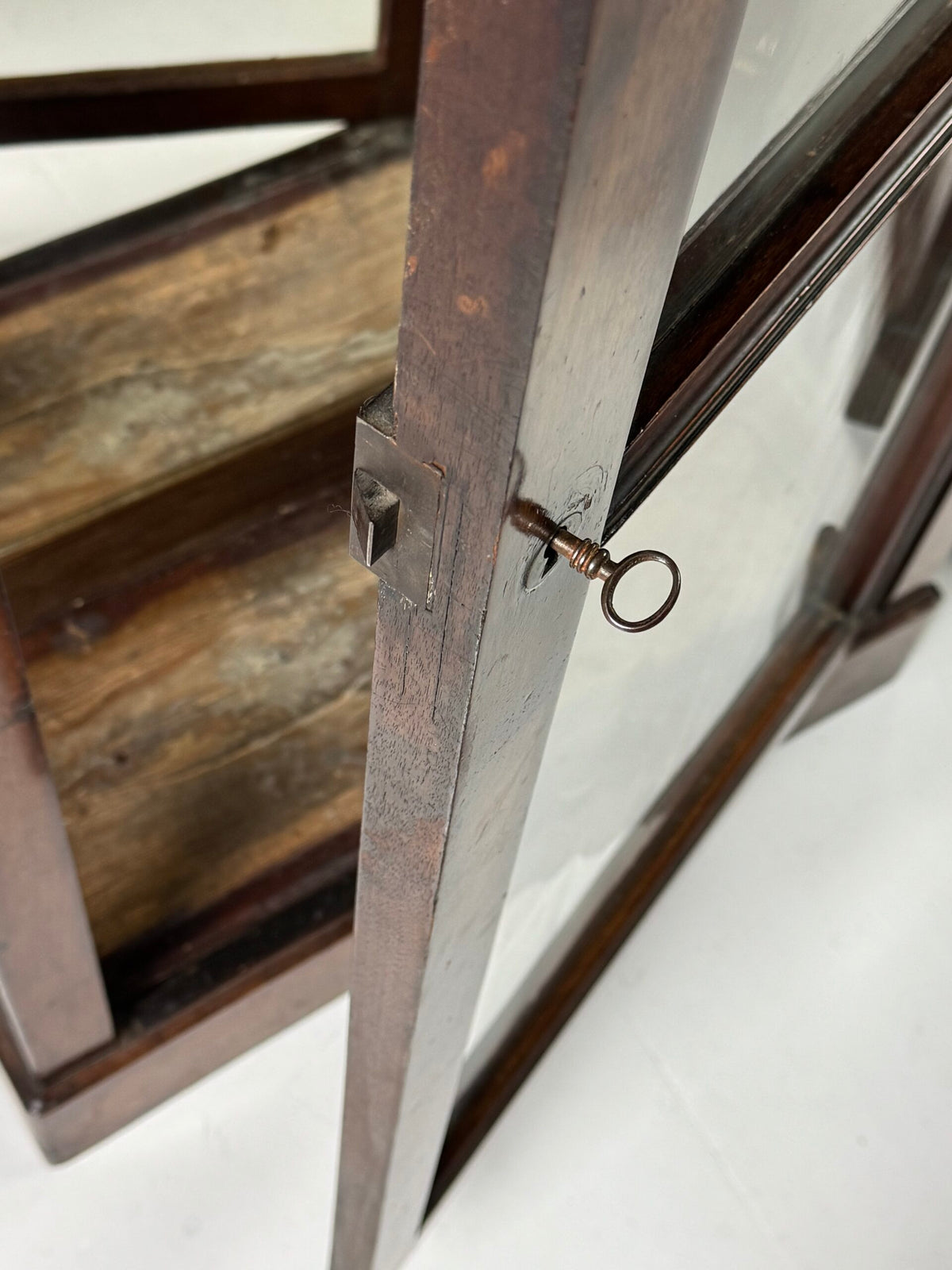 Pair of French Mahogany Veneer Display Cabinets, photo 6