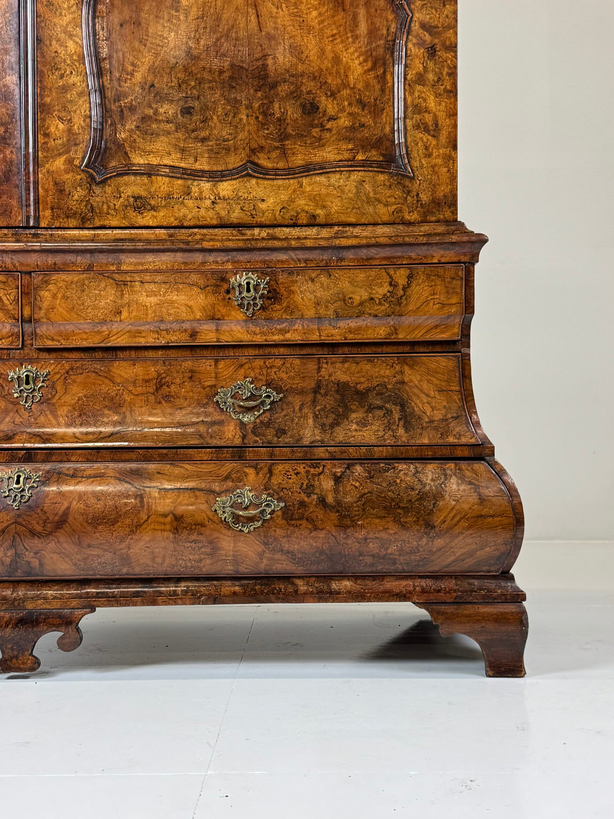 Dutch Burr Walnut Cabinet, circa 1740, photo 22