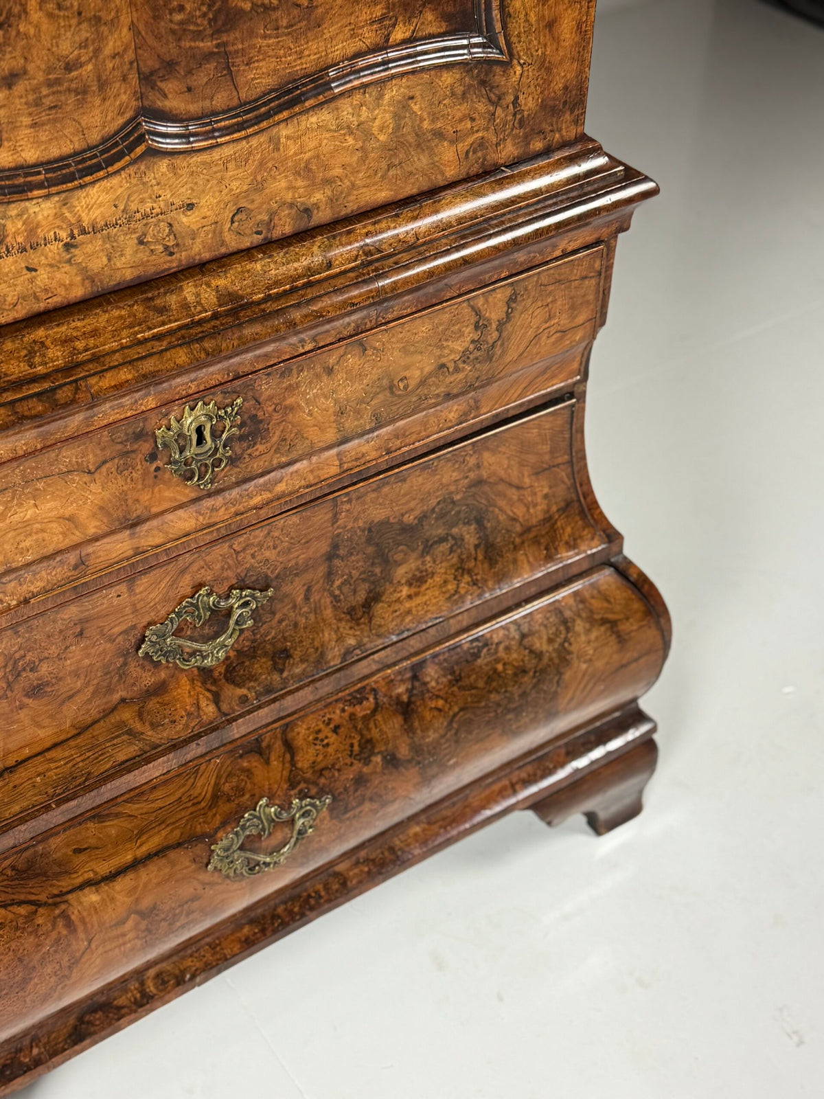 Dutch Burr Walnut Cabinet, circa 1740, photo 15