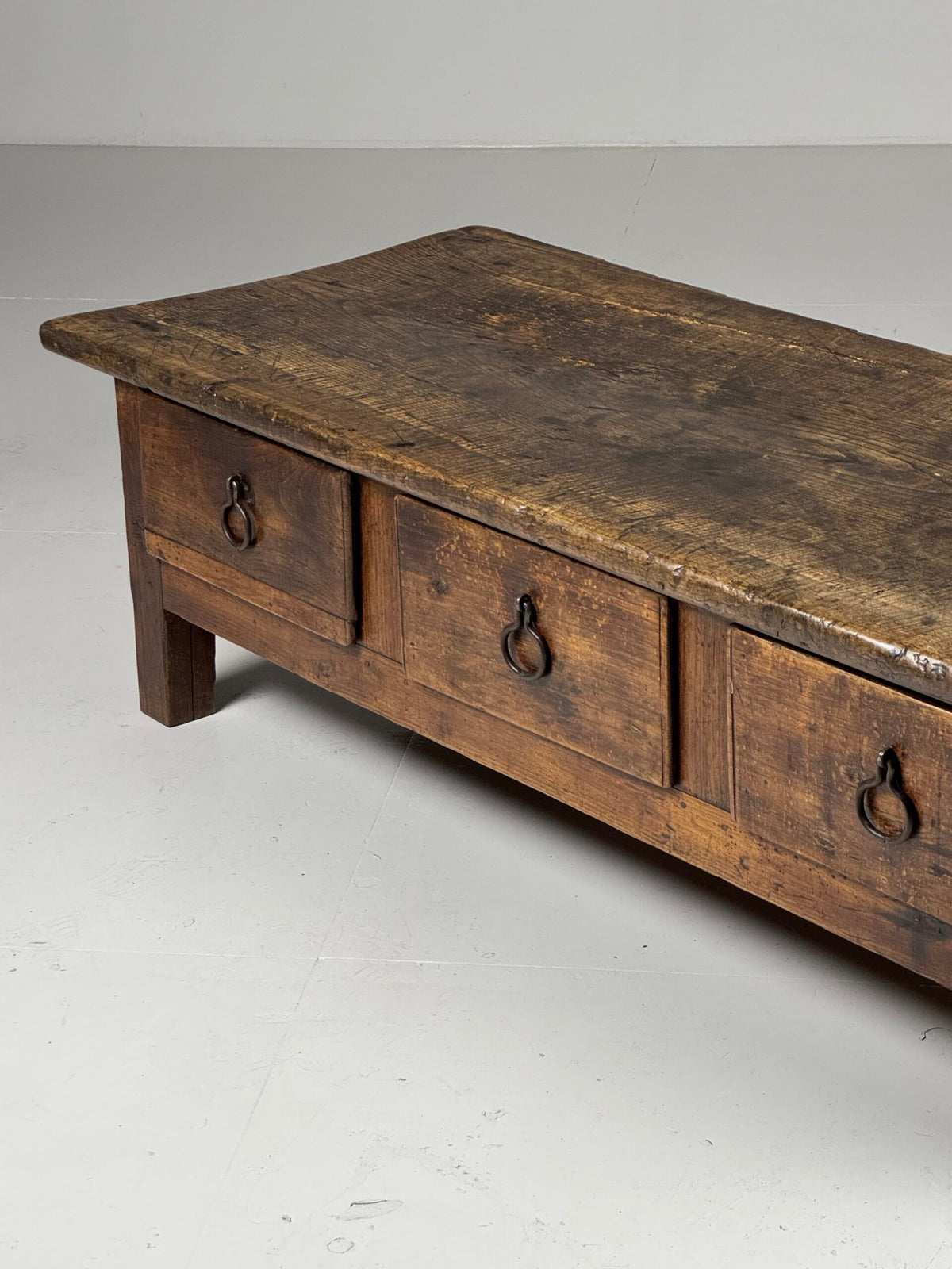 Spanish Walnut Coffee Table with Three Drawers, 18th Century, photo 11