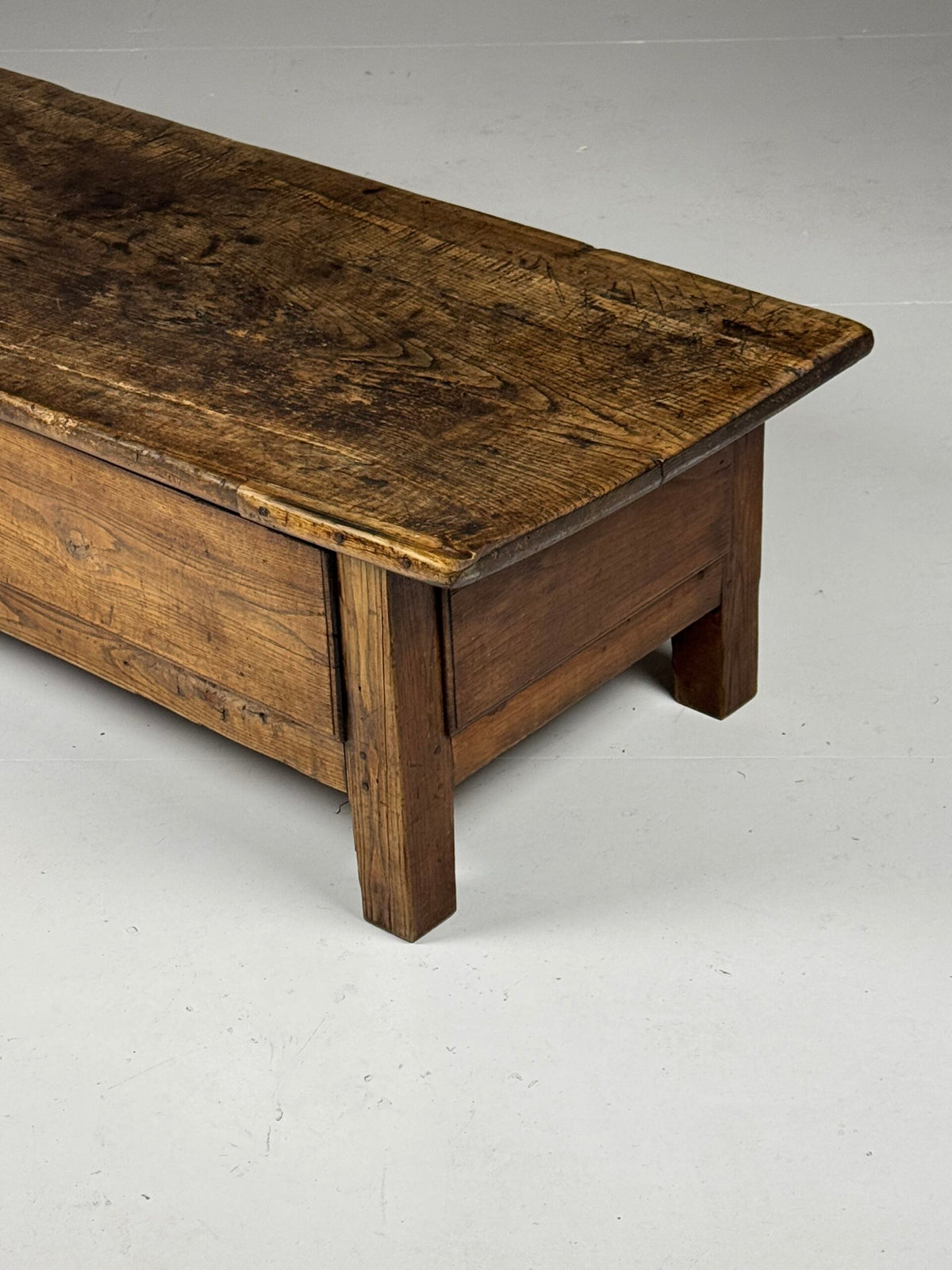 Spanish Walnut Coffee Table with Three Drawers, 18th Century, photo 5
