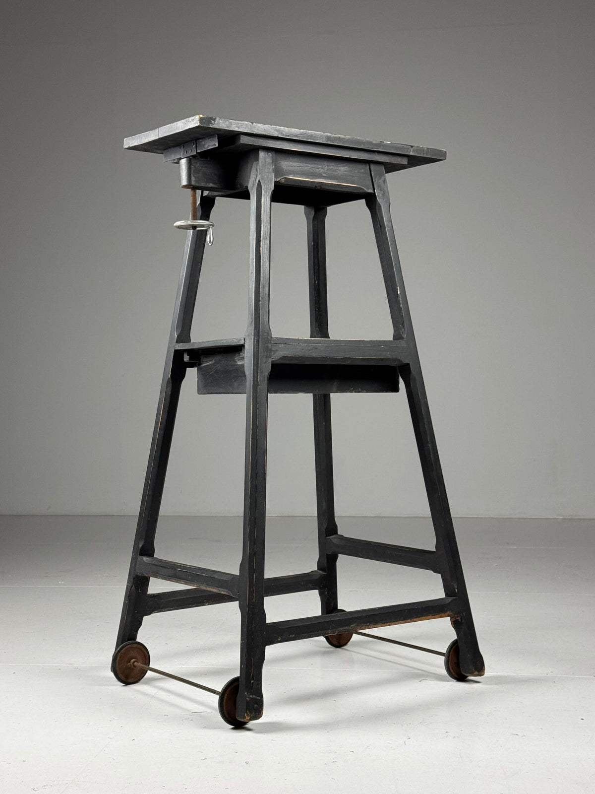 French Black Painted Sculpture Stand on Wheels, Mid to Late 20th Century, photo 15