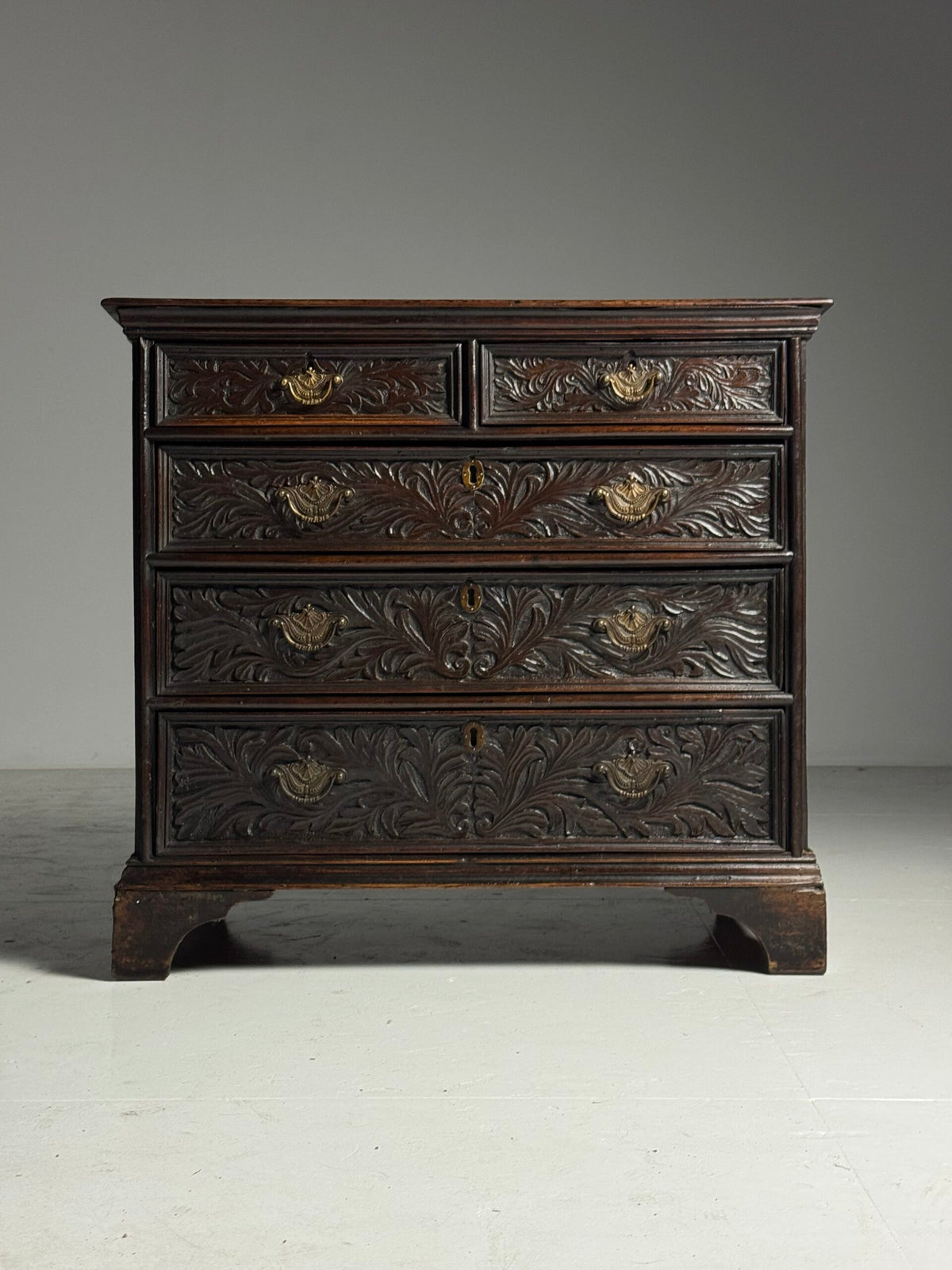 English Oak Chest of Drawers with Carved Front, Early 19th Century, photo 2