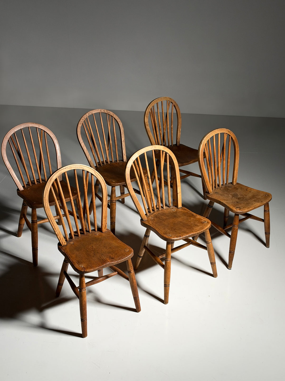 Set of 6 Windsor chairs