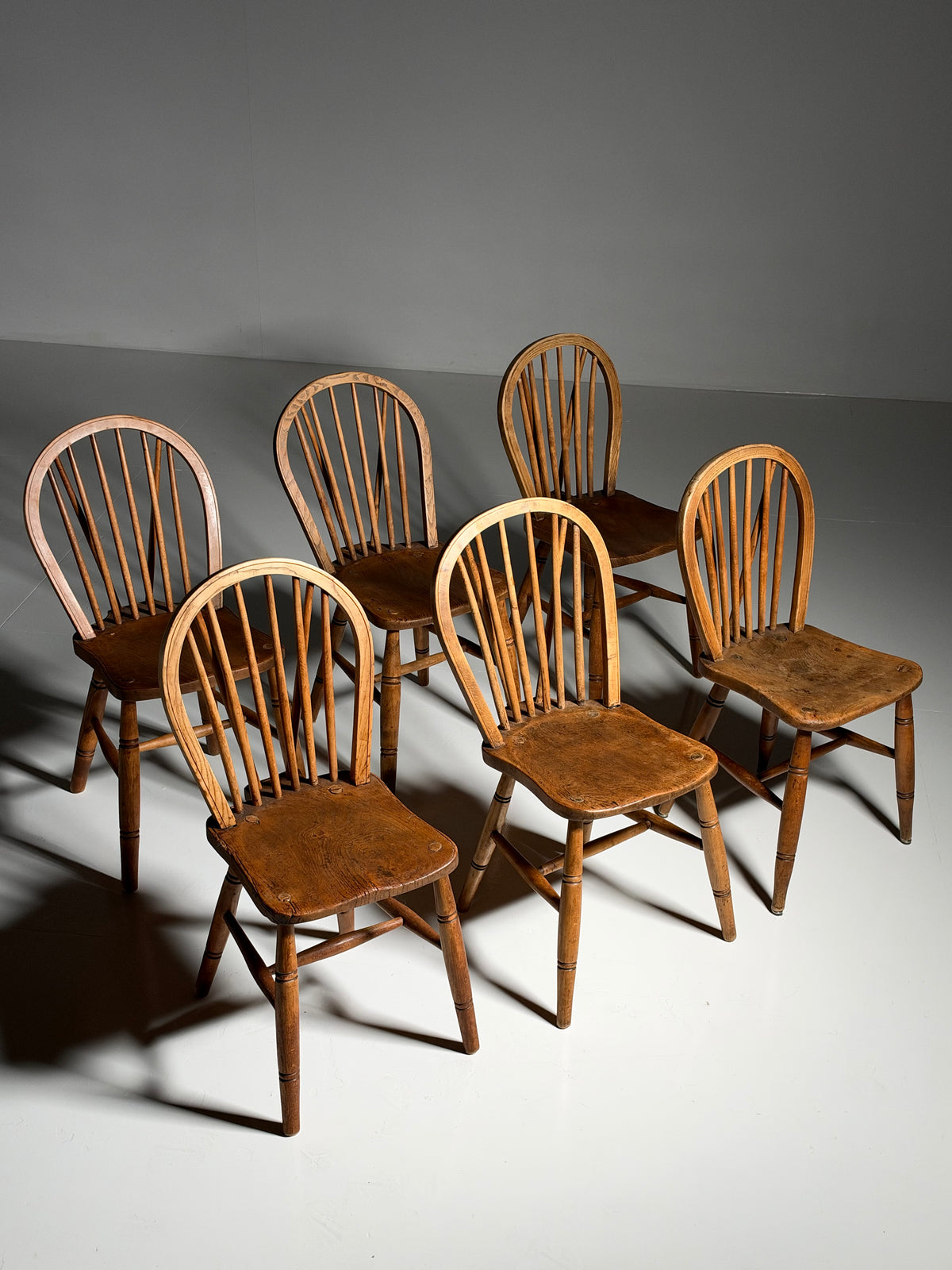 Set of 6 Windsor chairs