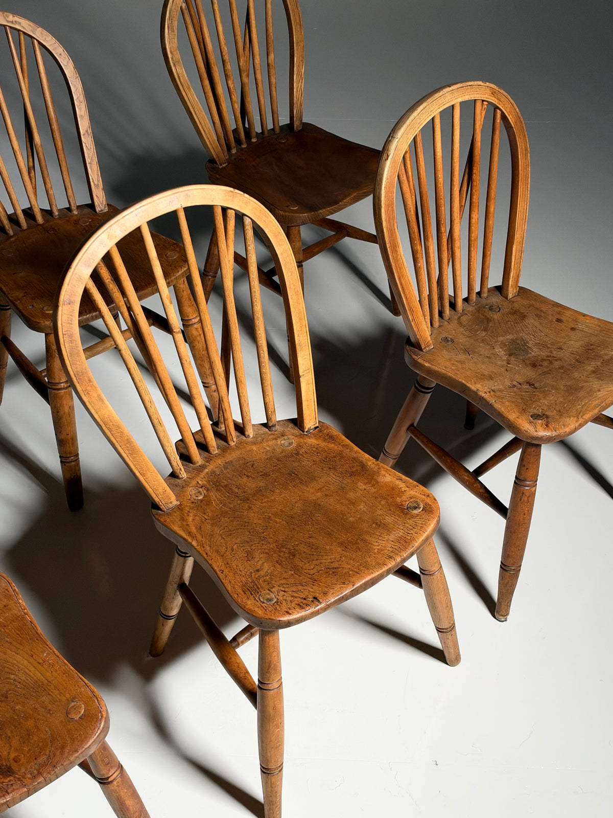 Set of 6 Windsor chairs