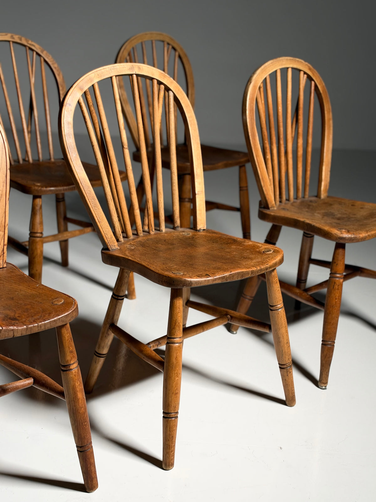 Set of 6 Windsor chairs