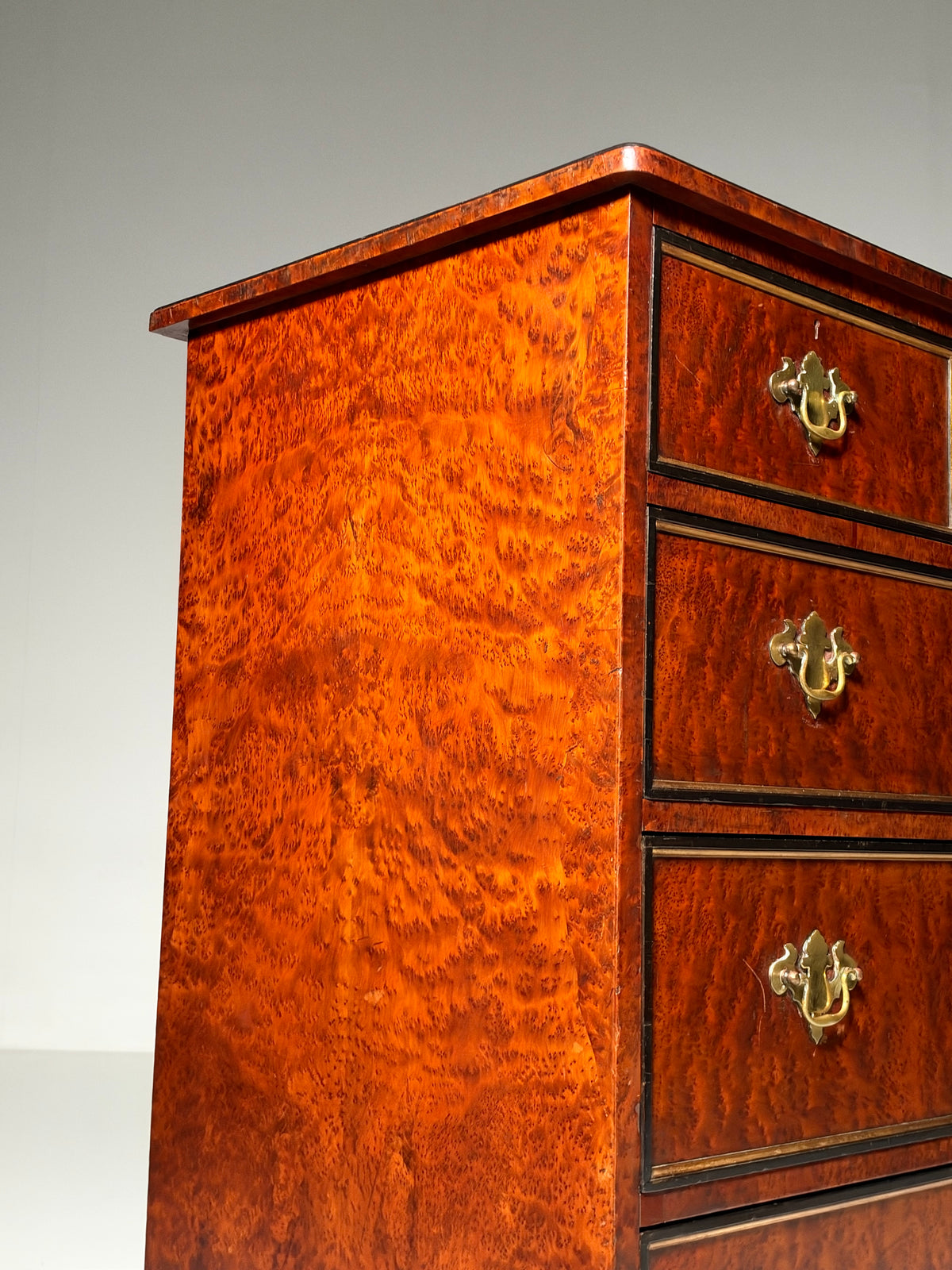 Waring & Gillow English chest of drawers