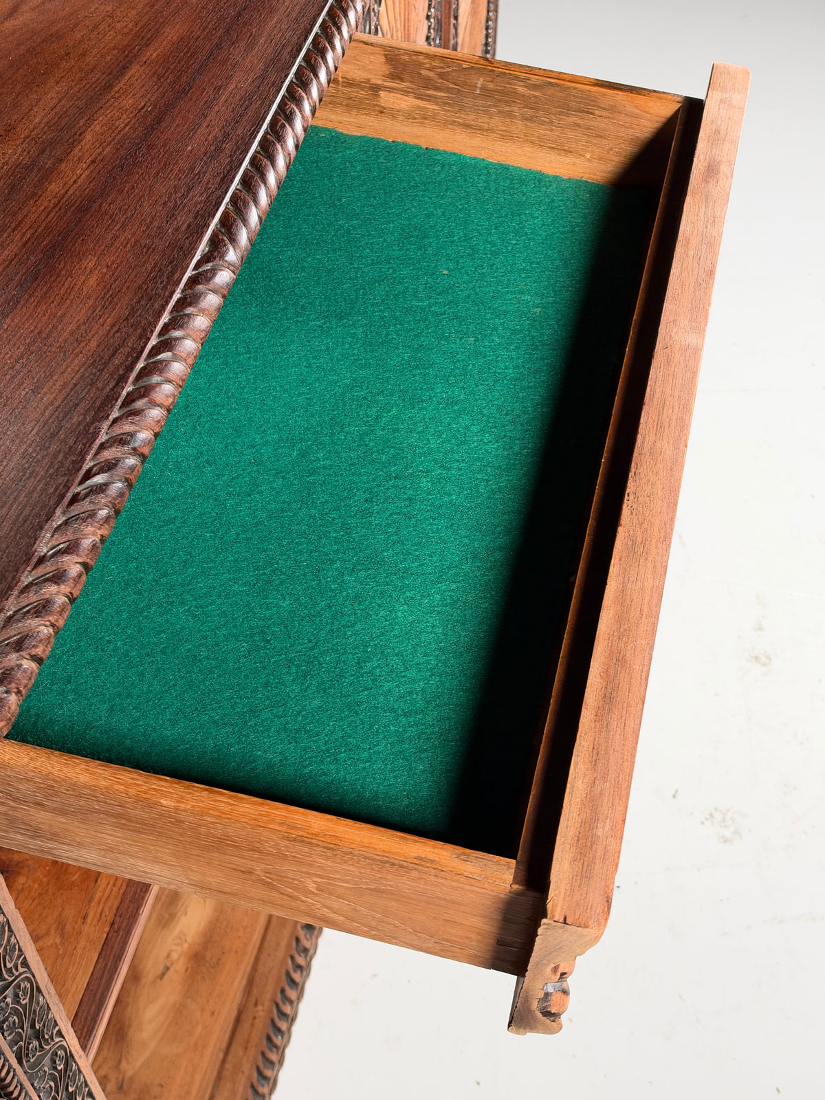 20th-century Anglo-Indian cabinet in teak