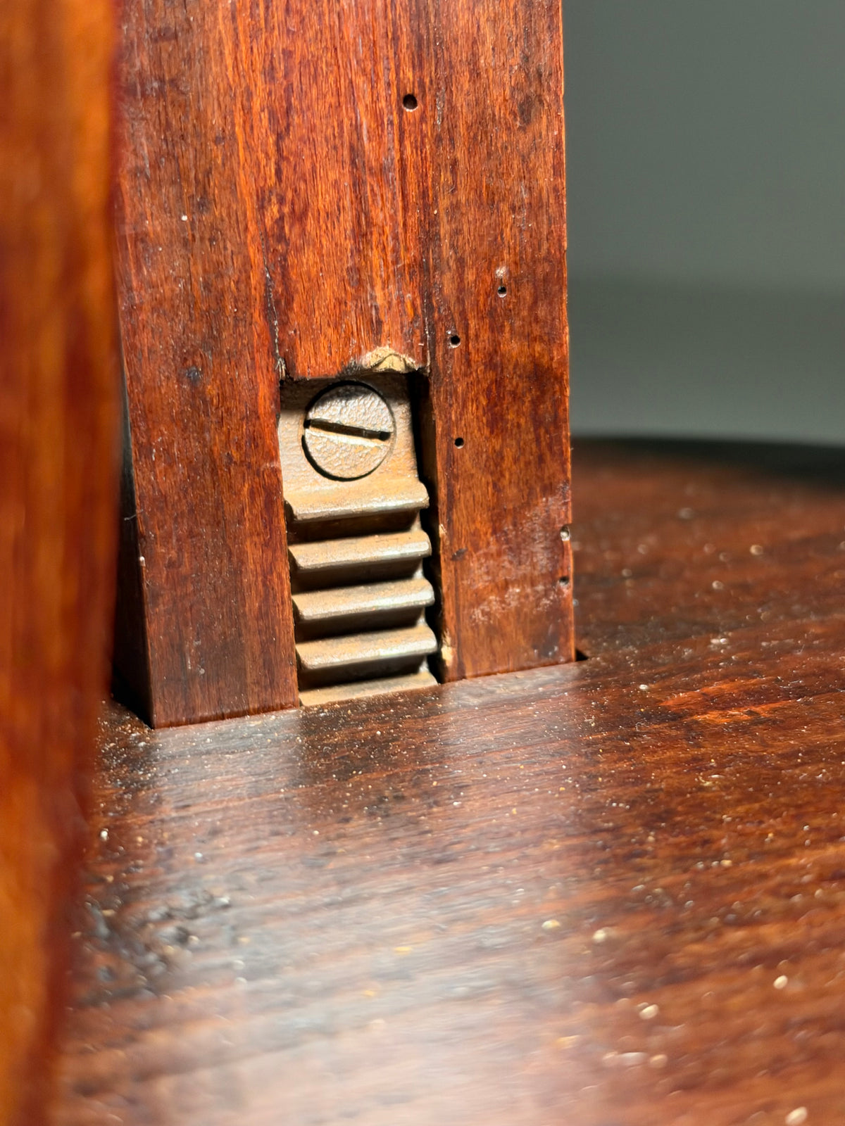 Mahogany sculpture stand