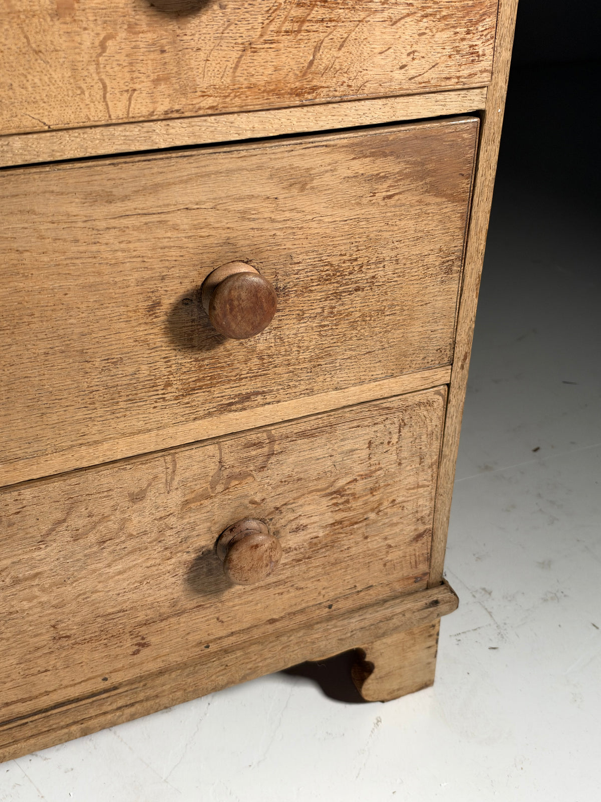 19th century English oak chest of drawers