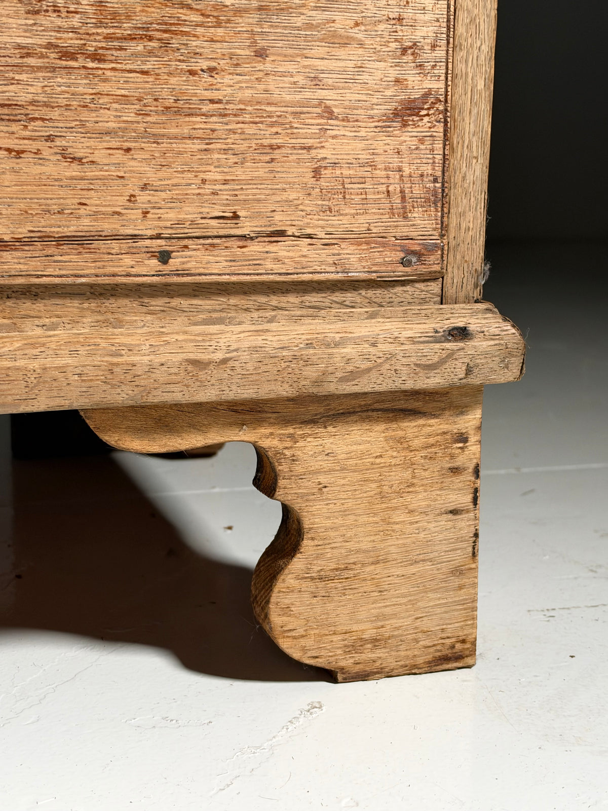 19th century English oak chest of drawers