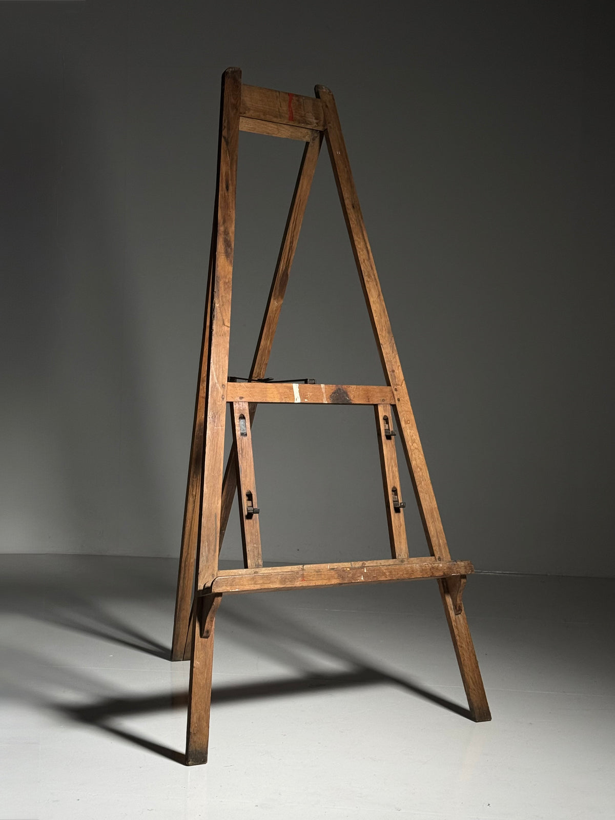 Oak easel, circa 1900–1930
