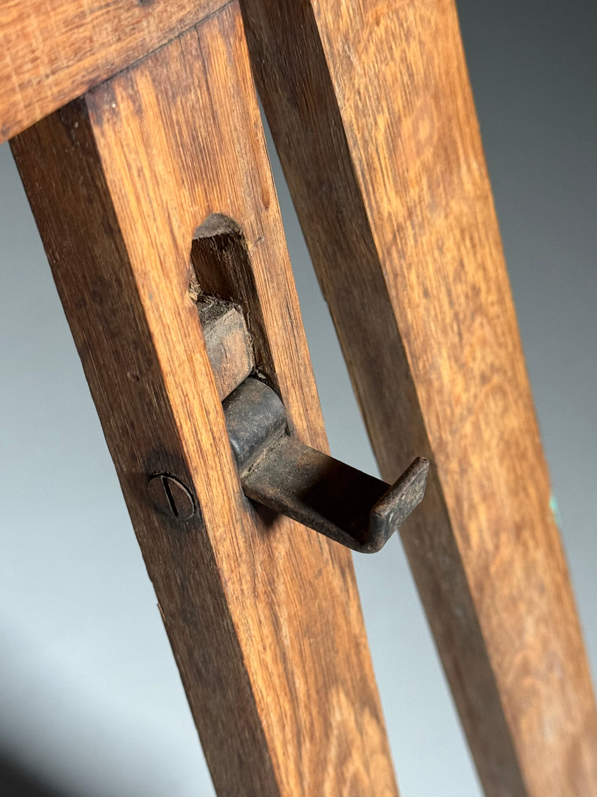 Oak easel, circa 1900–1930