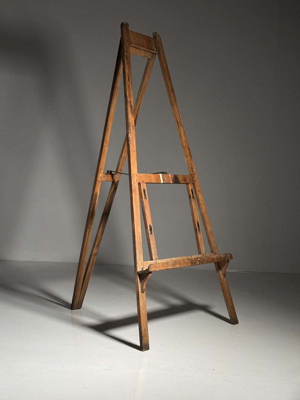 Oak easel, circa 1900–1930