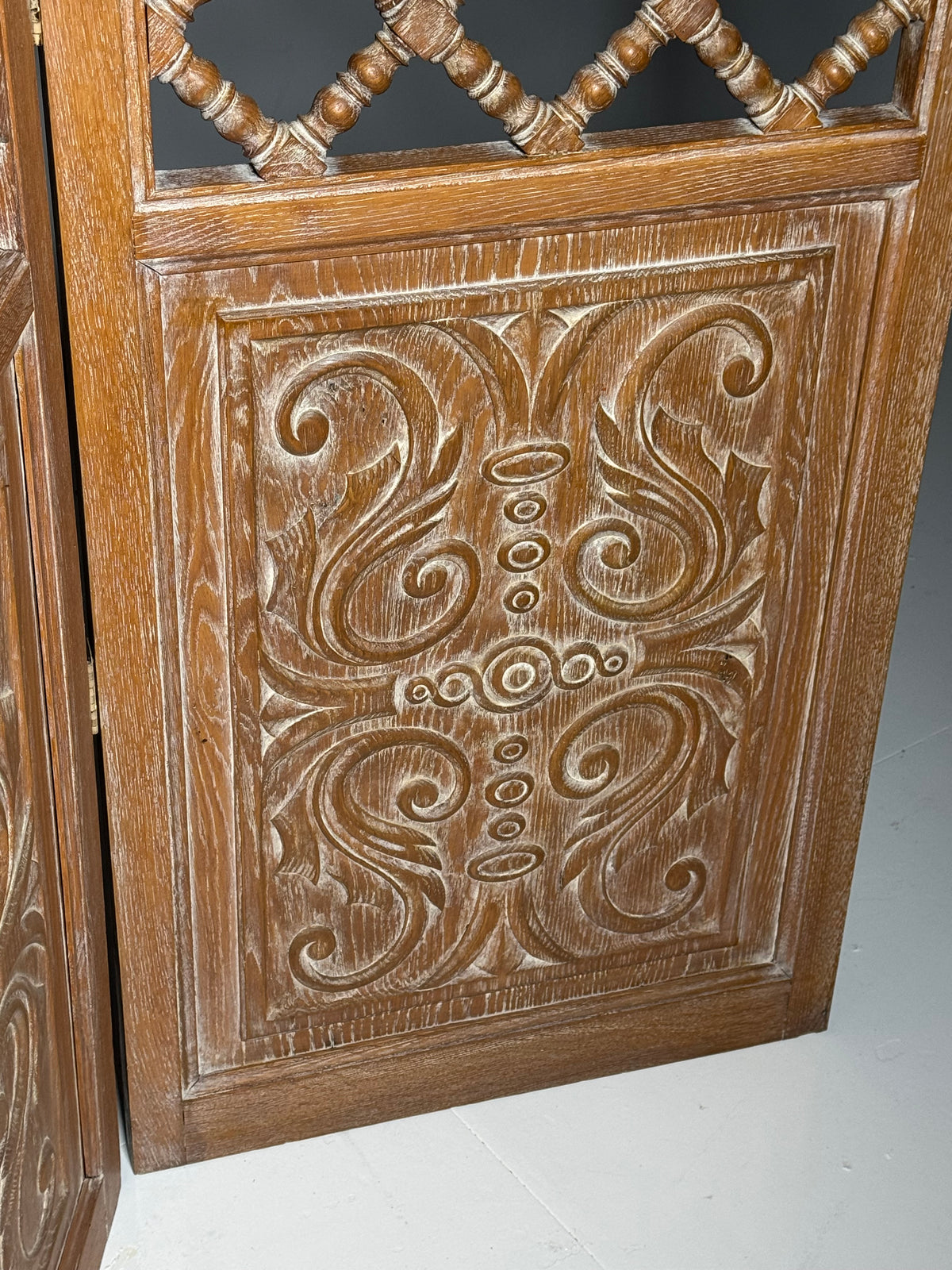 Huge classic folding screen